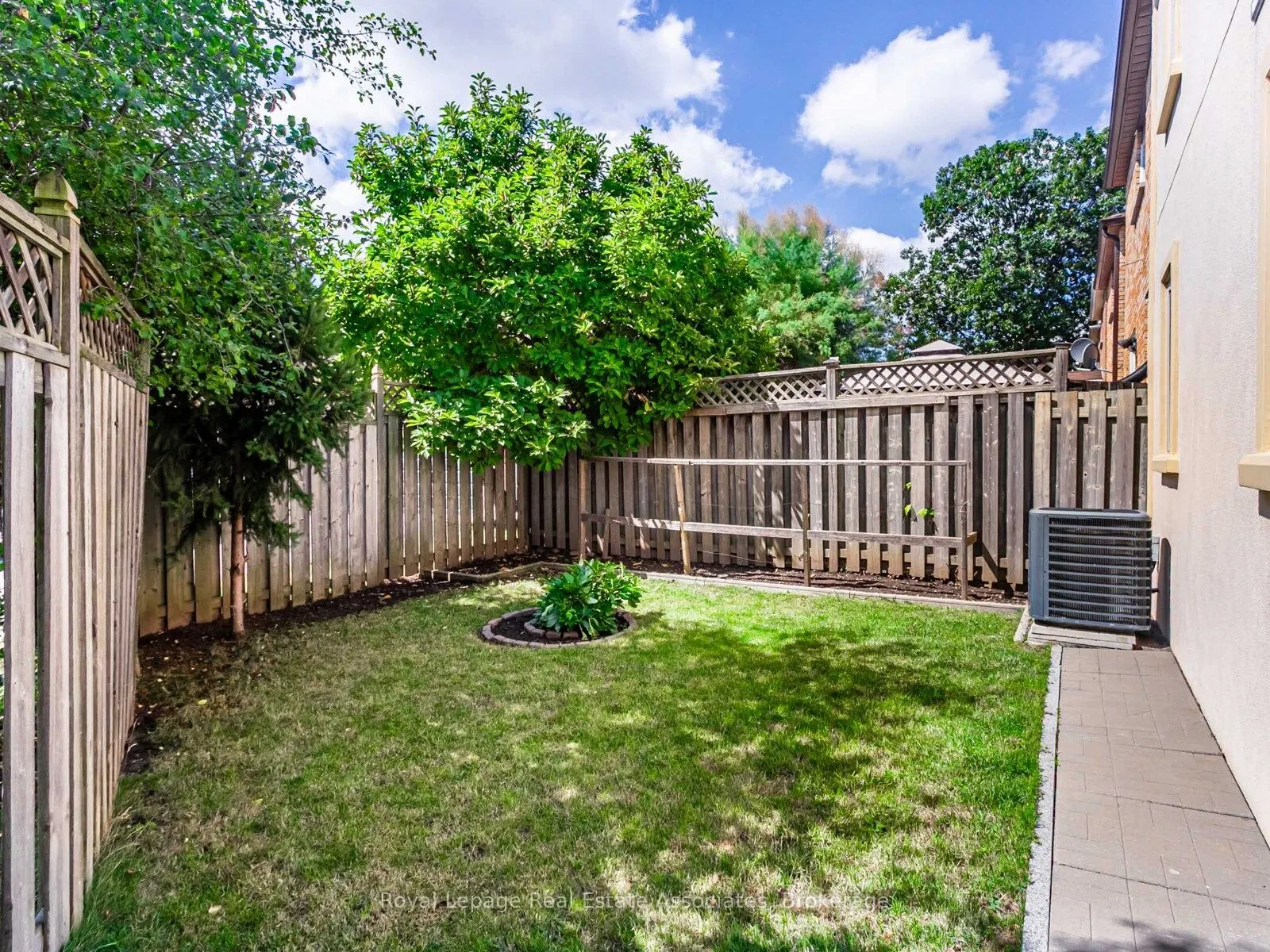 35 Glenmanor Drive