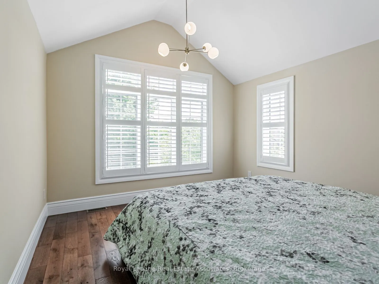 35 Glenmanor Drive