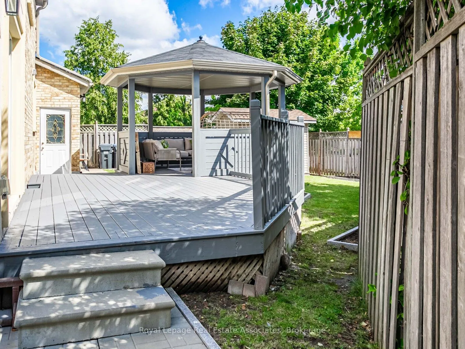 35 Glenmanor Drive