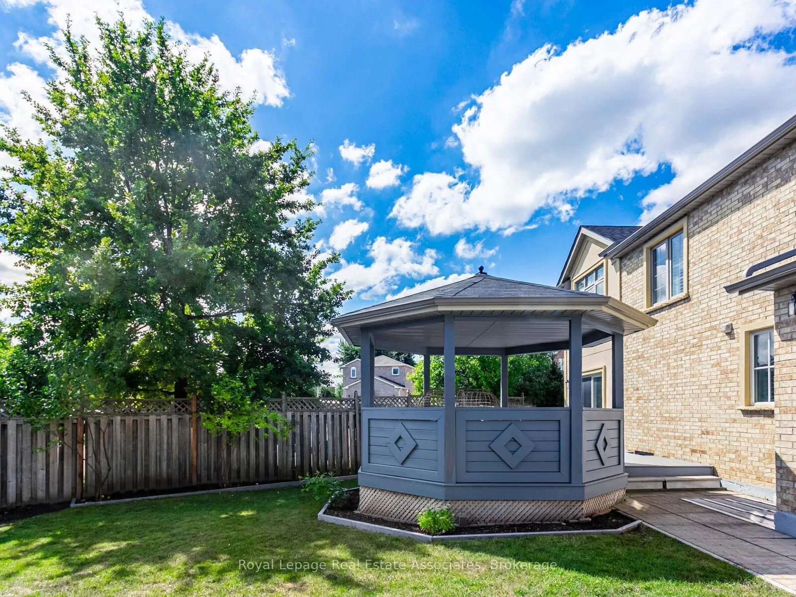 35 Glenmanor Drive
