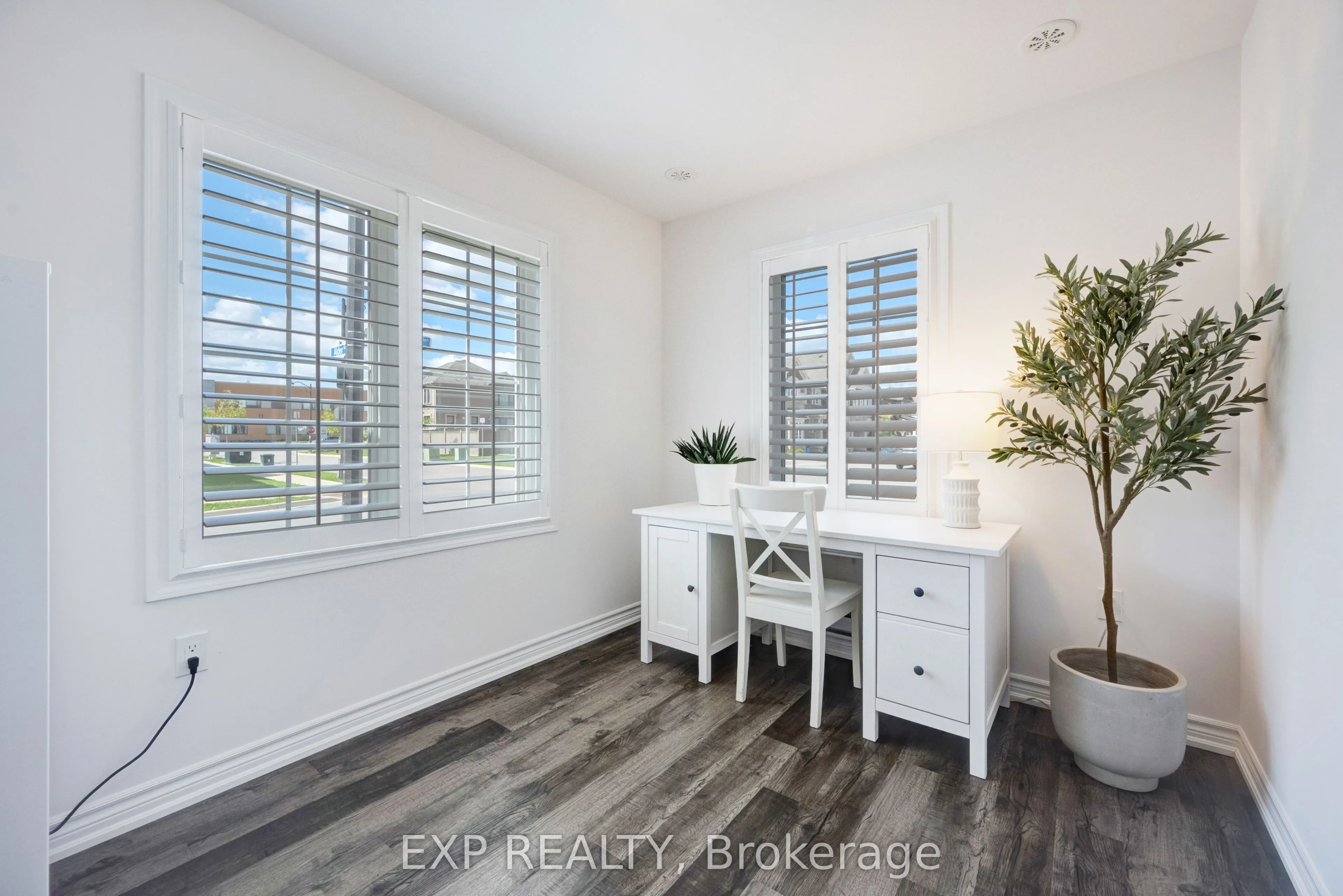 978 Alder Gate