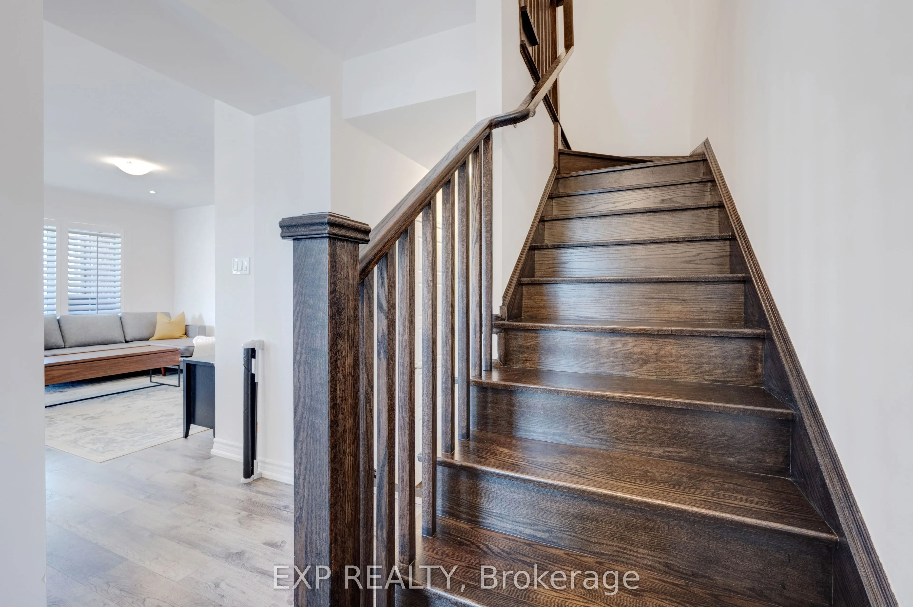 978 Alder Gate