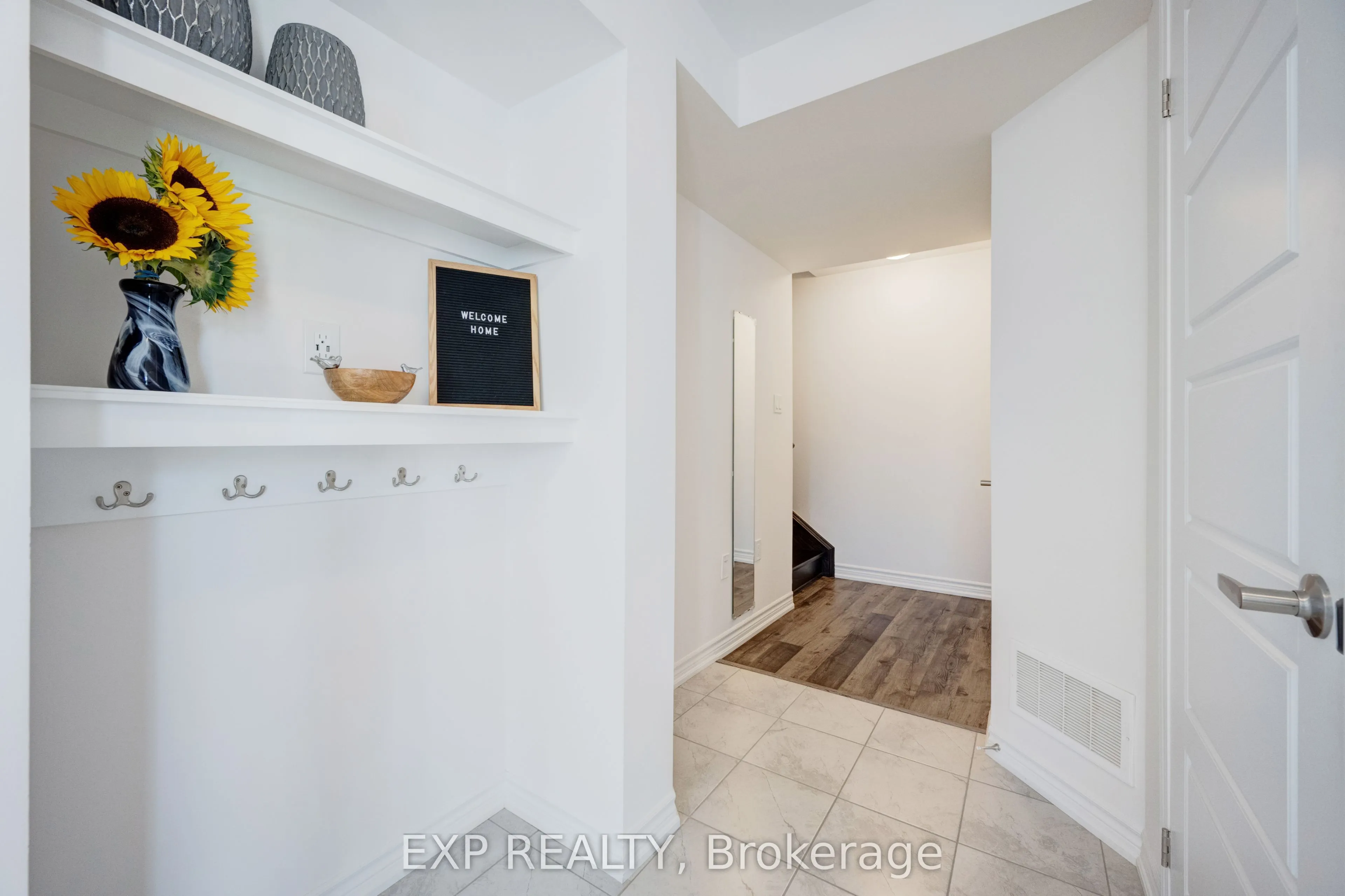 978 Alder Gate