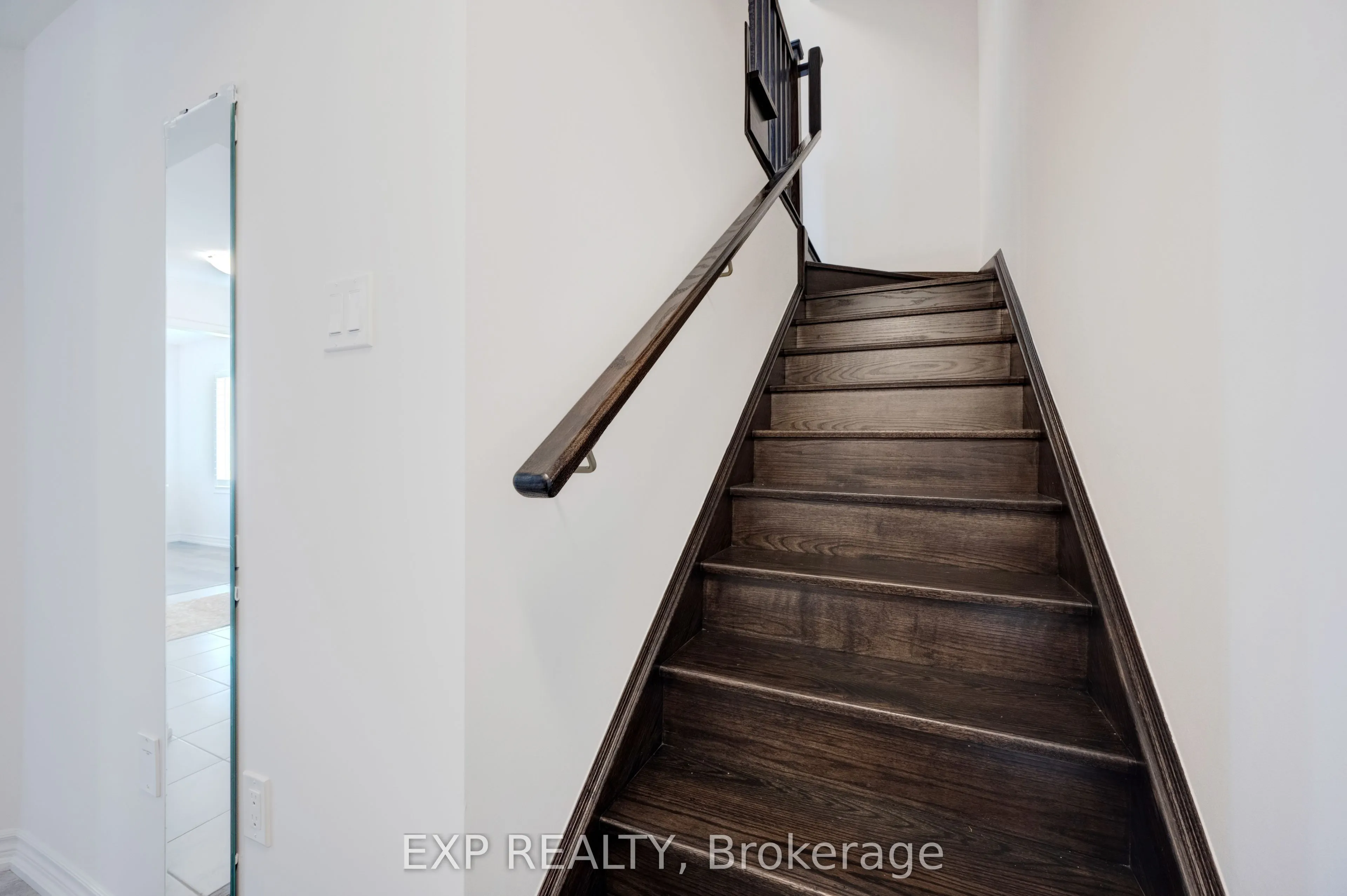 978 Alder Gate