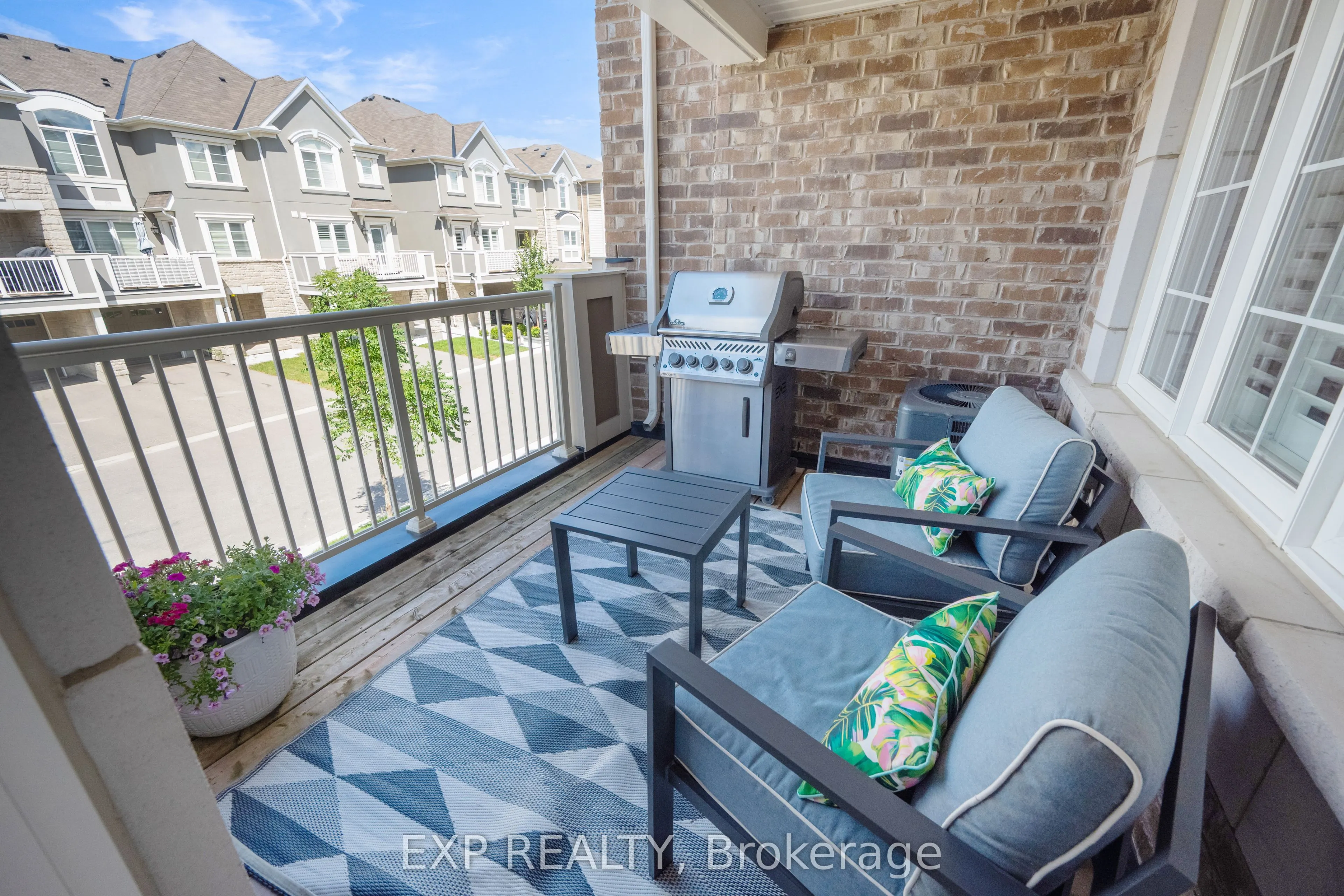 978 Alder Gate