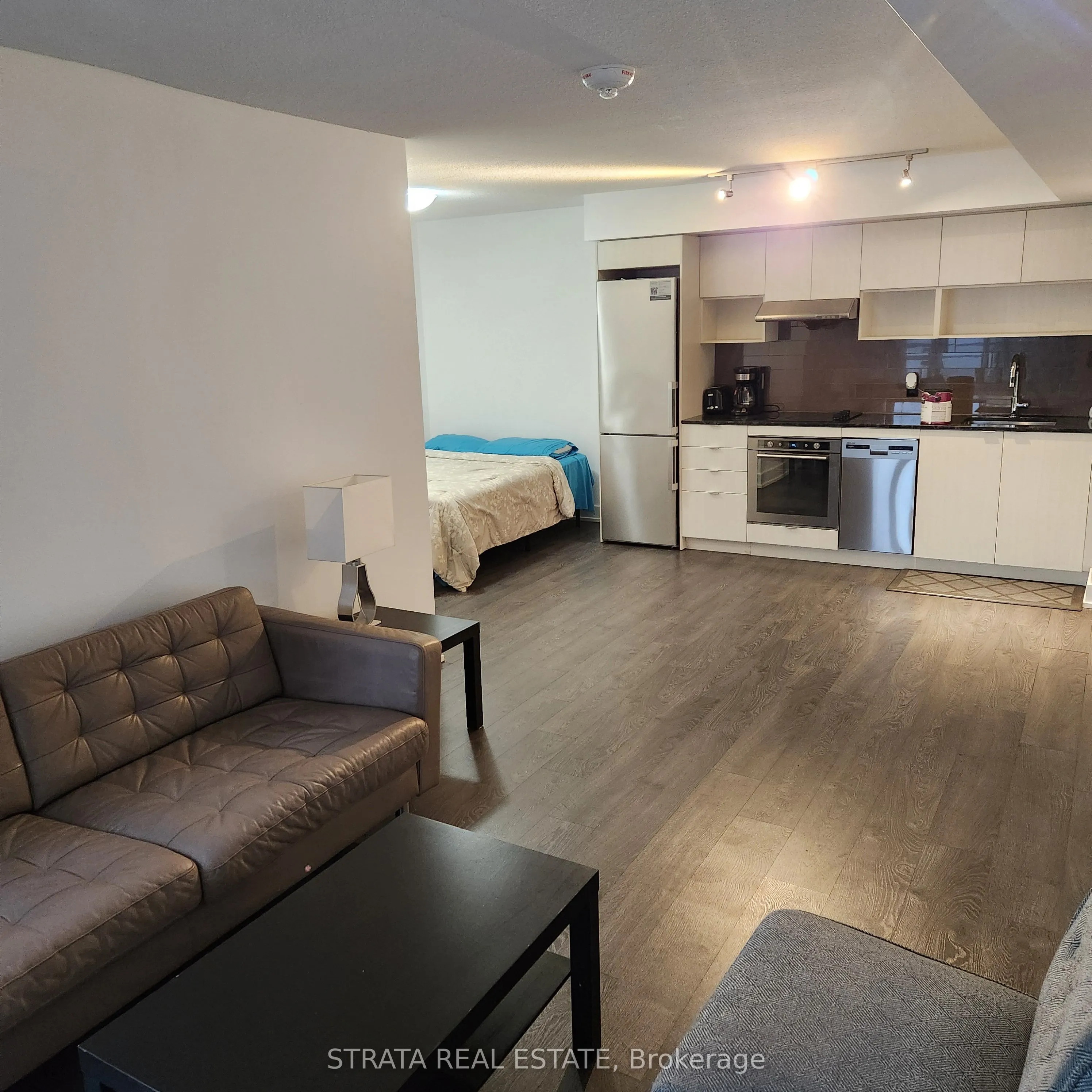 7 Mabelle Avenue, #1606