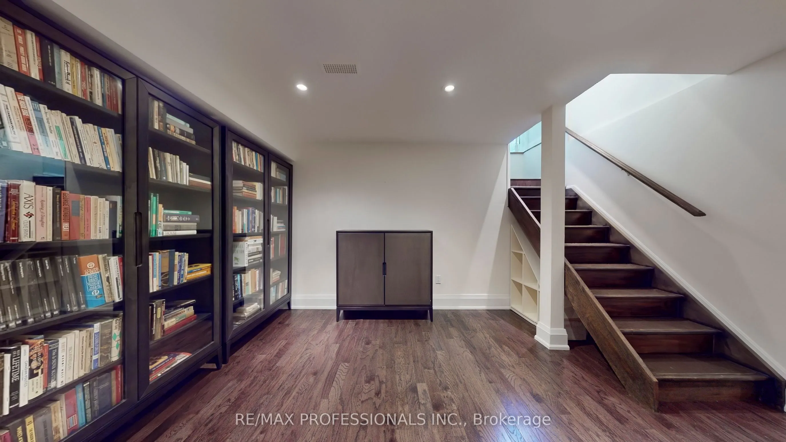 5 Grasspoint Crescent