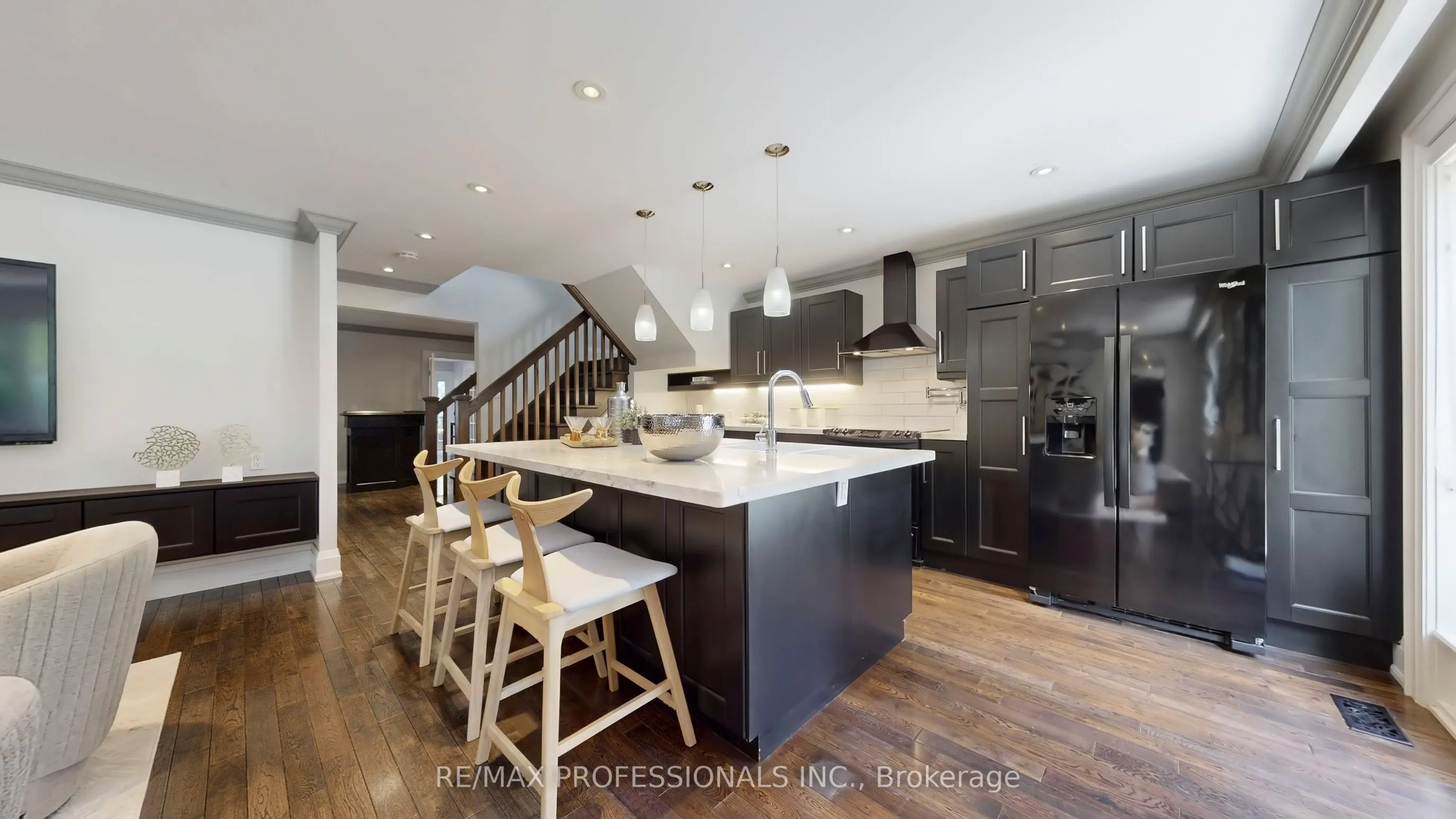 5 Grasspoint Crescent