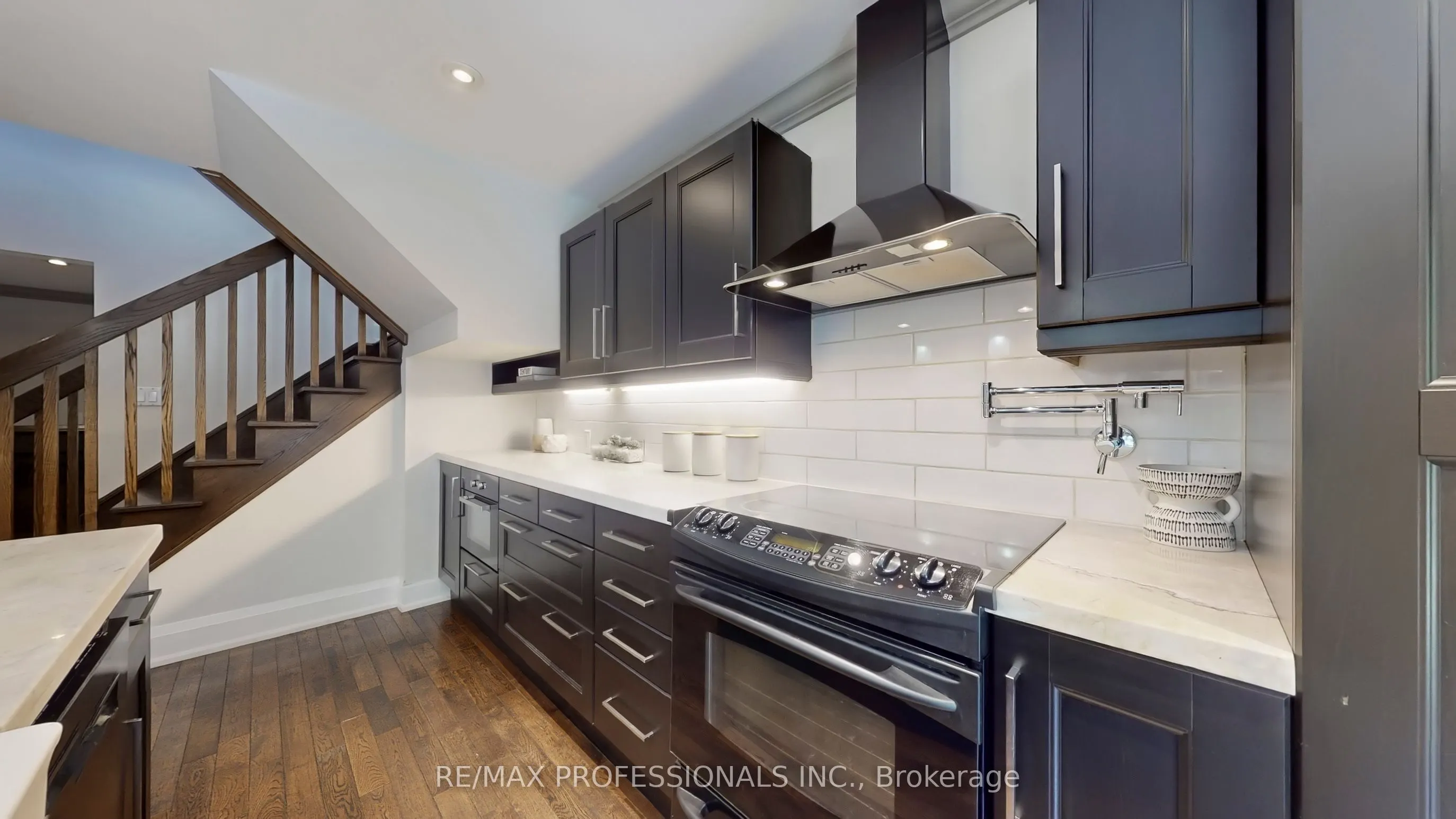 5 Grasspoint Crescent