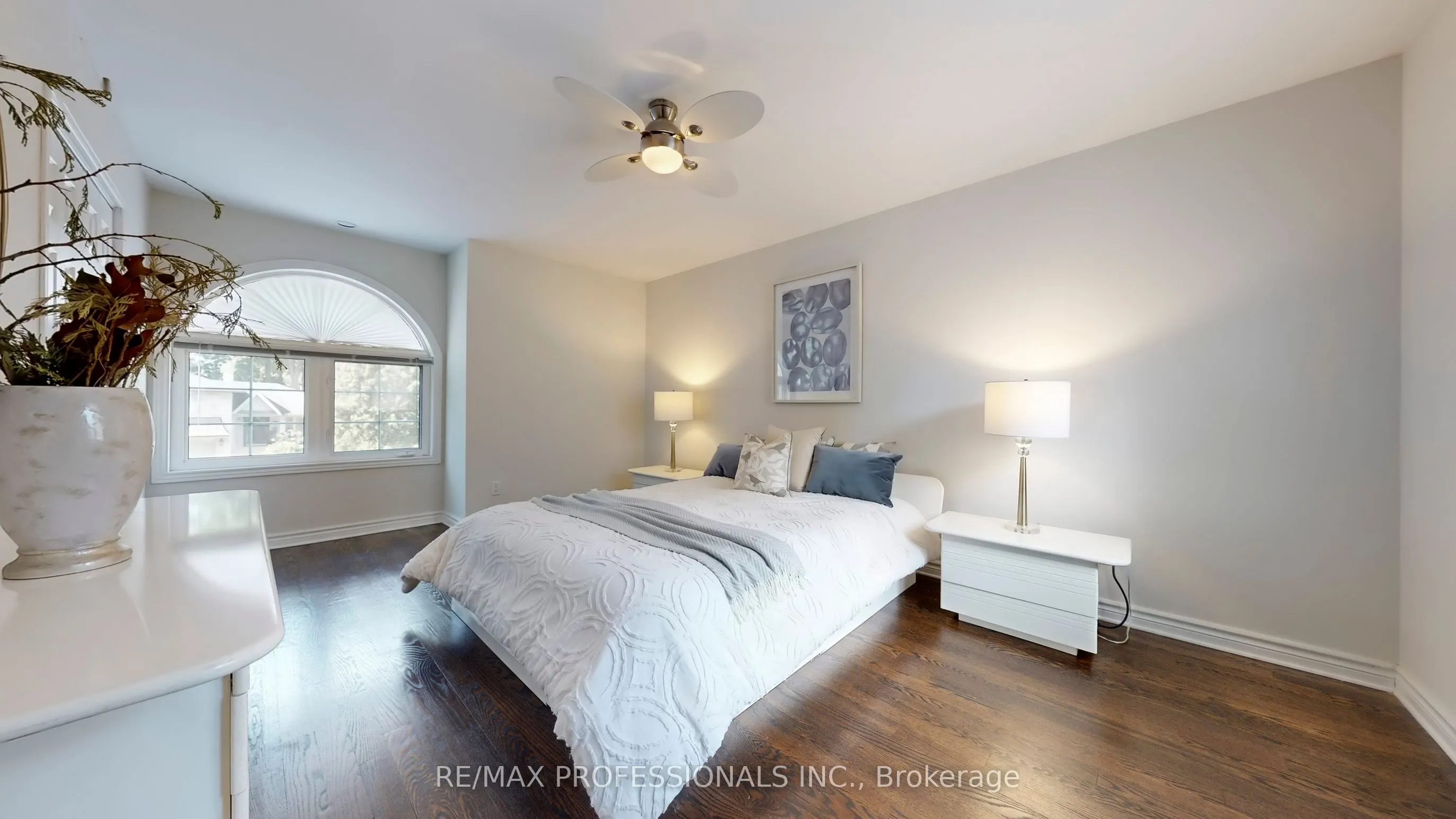 5 Grasspoint Crescent