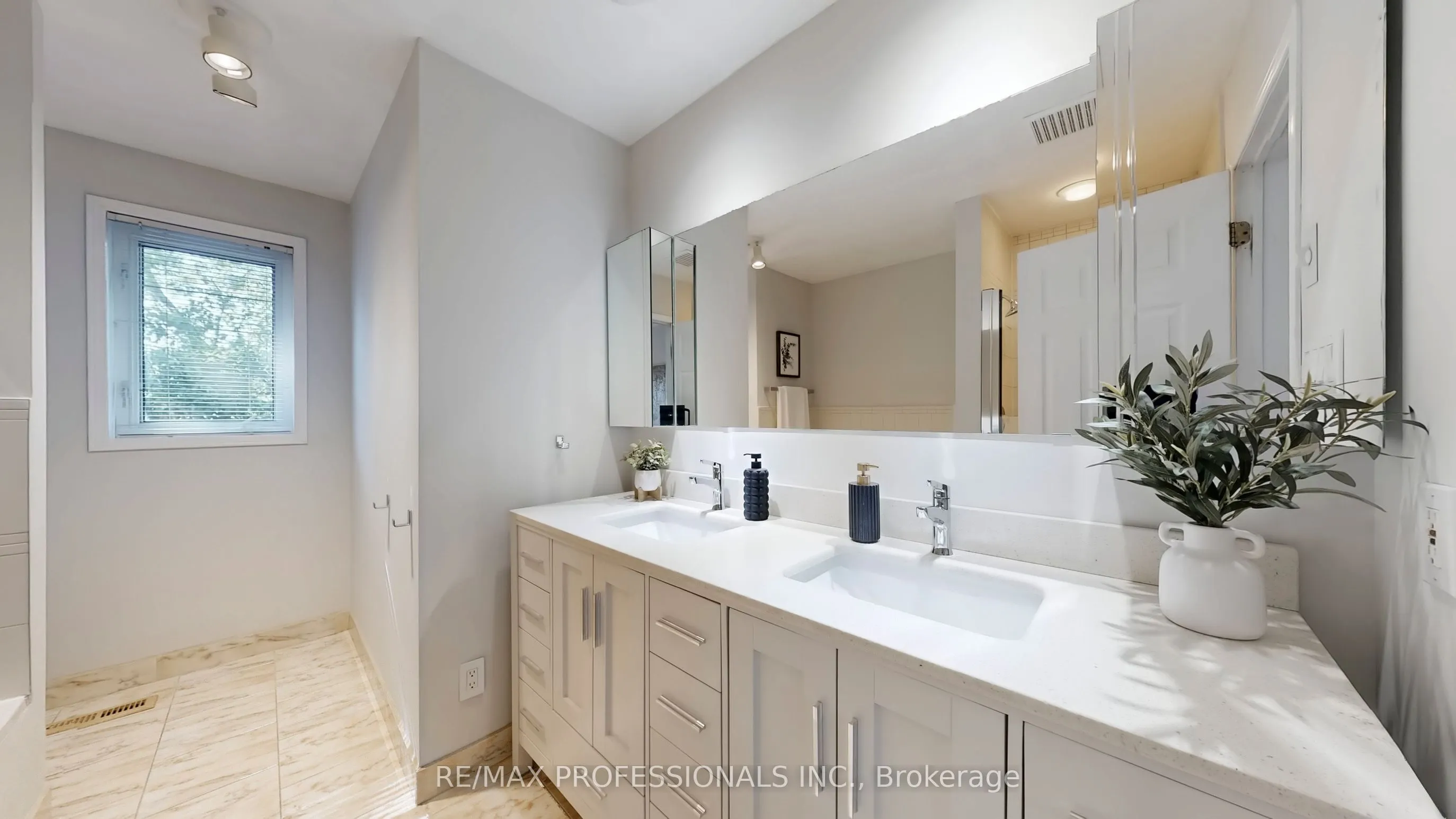 5 Grasspoint Crescent