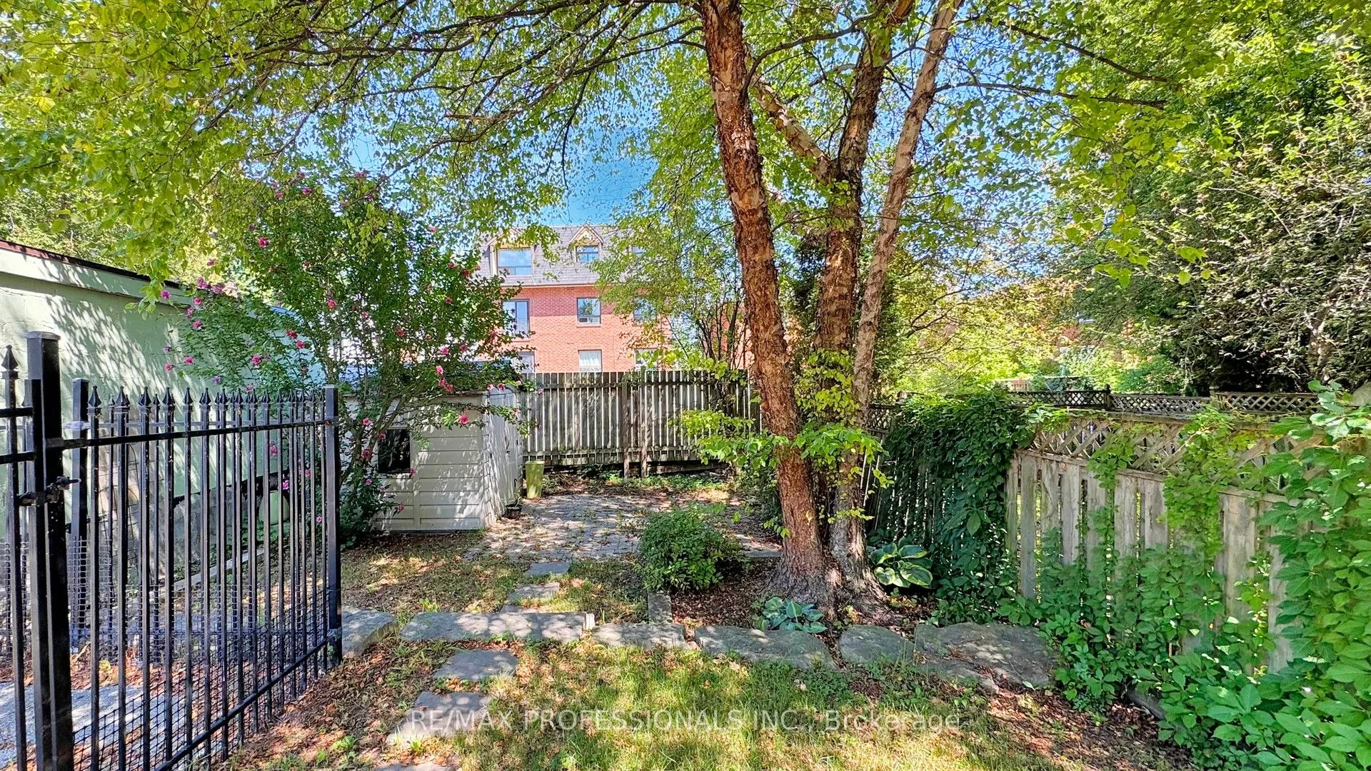 49 Albert Avenue