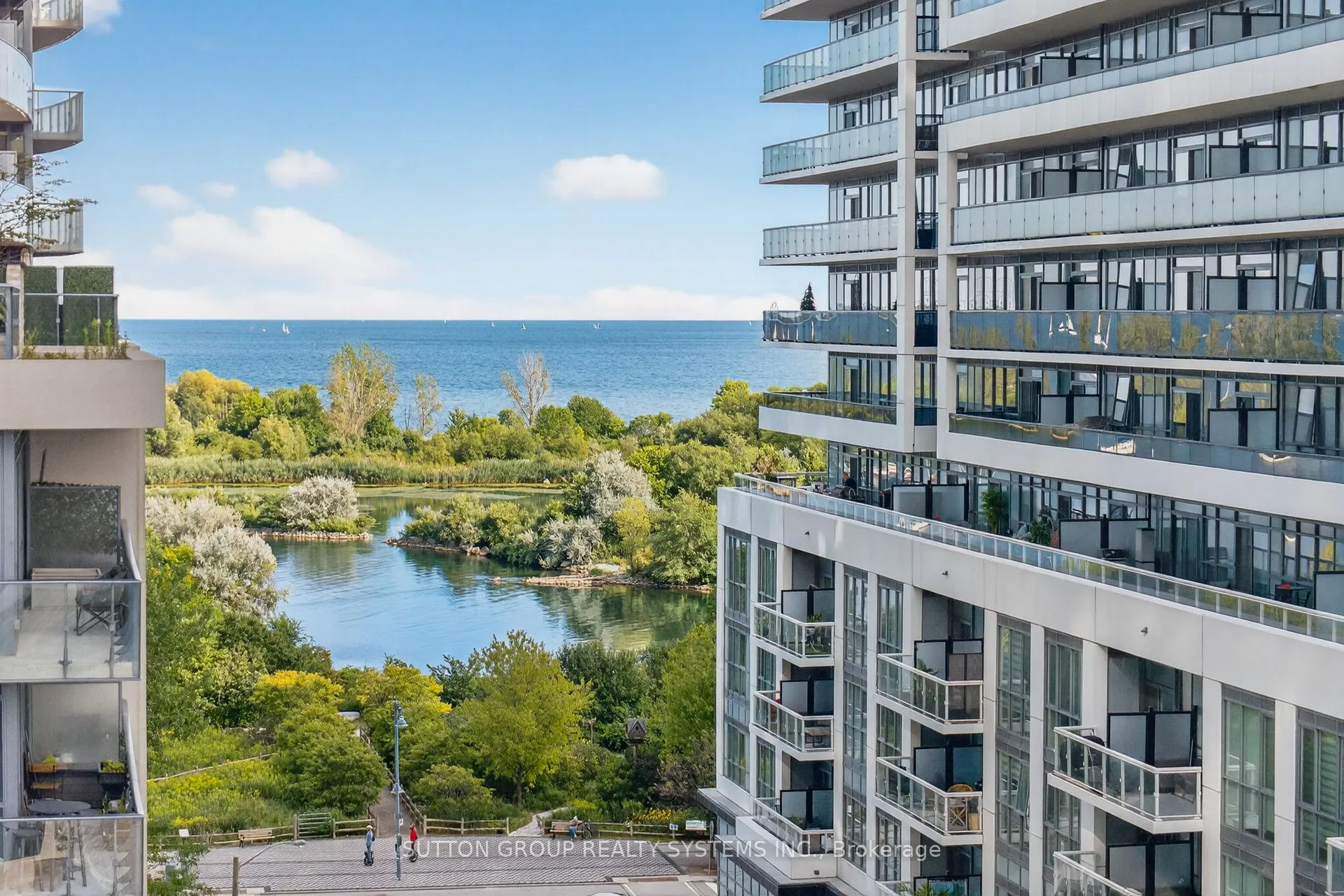 60 Annie Craig Drive, #815