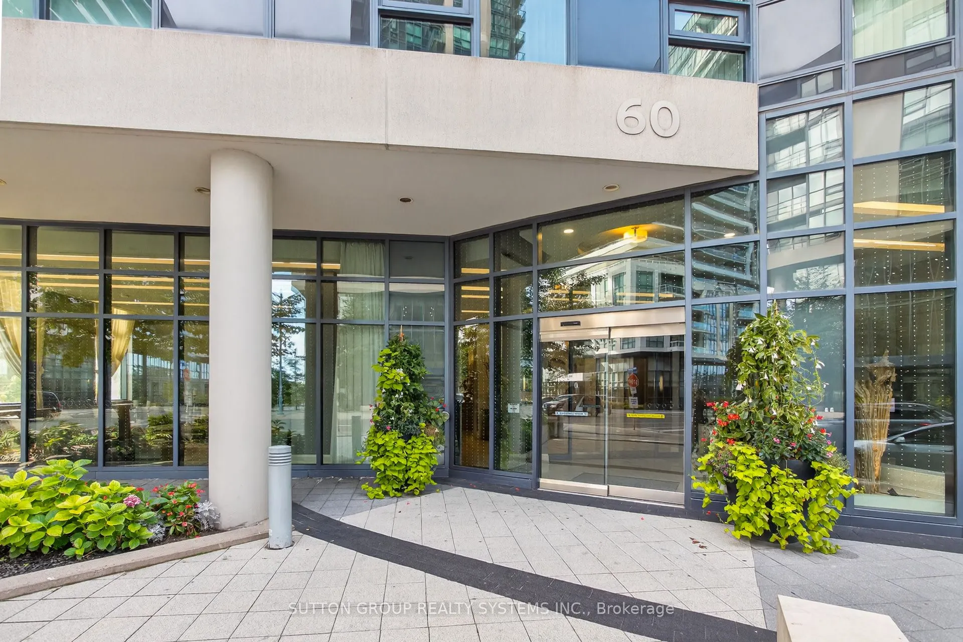 60 Annie Craig Drive, #815