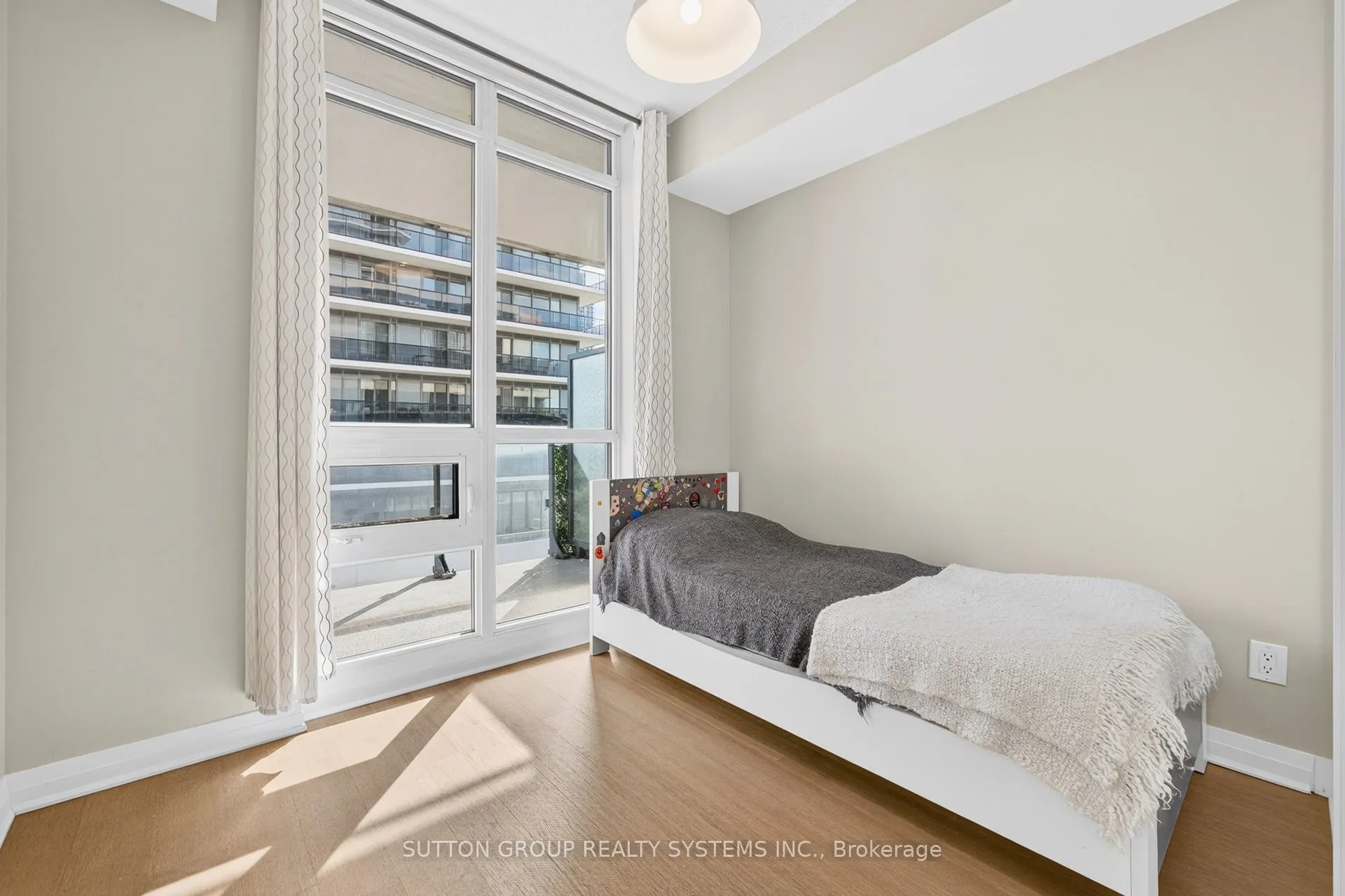 60 Annie Craig Drive, #815