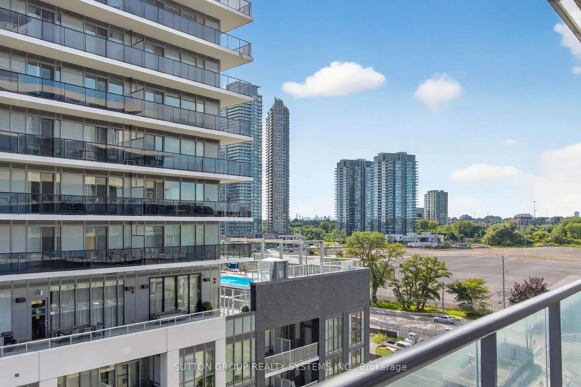 60 Annie Craig Drive, #815