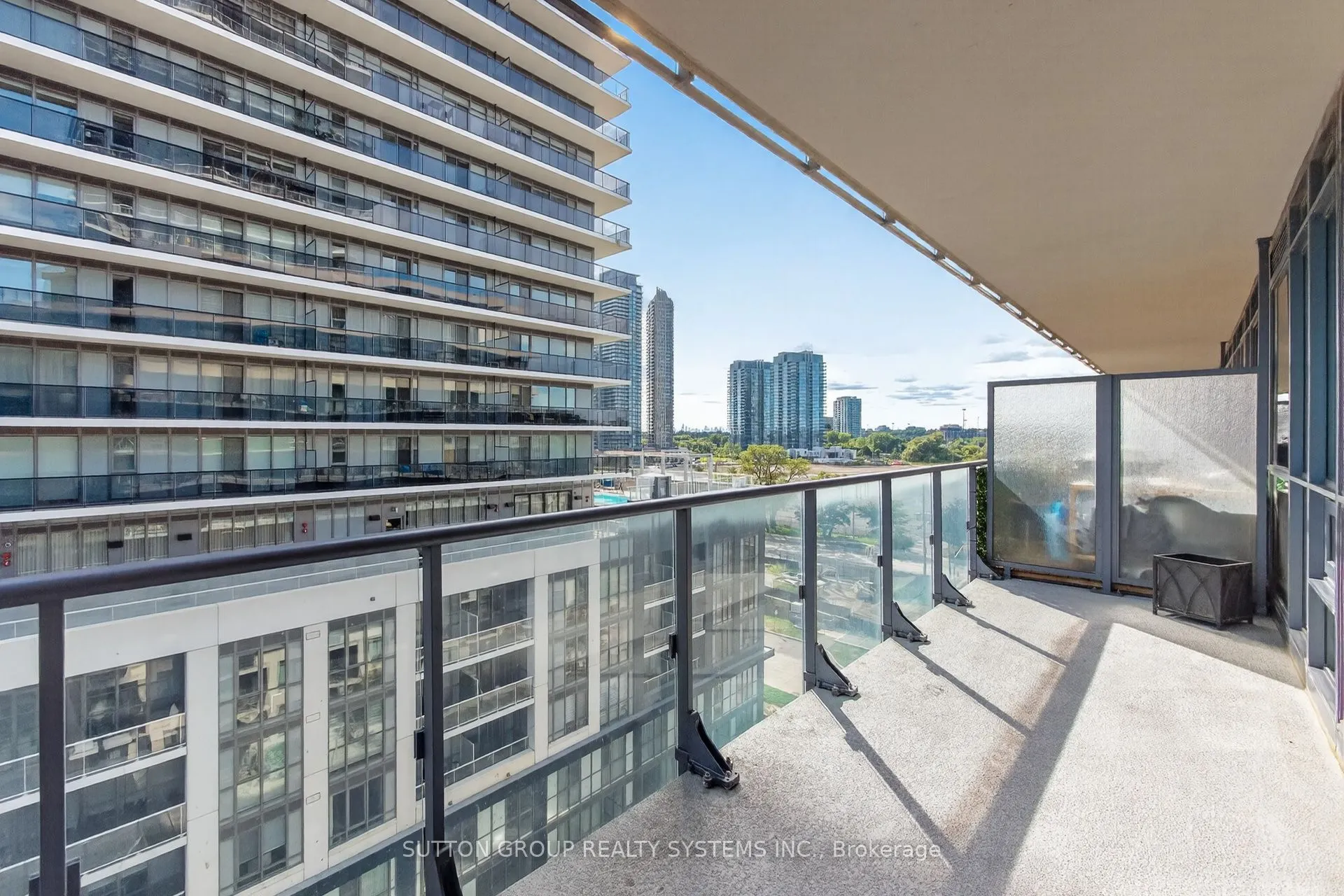 60 Annie Craig Drive, #815