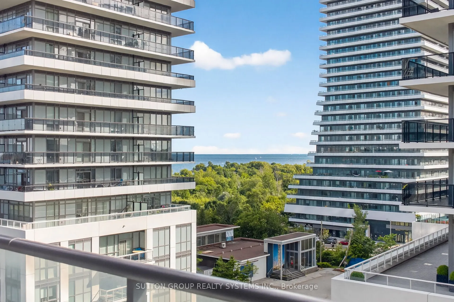 60 Annie Craig Drive, #815