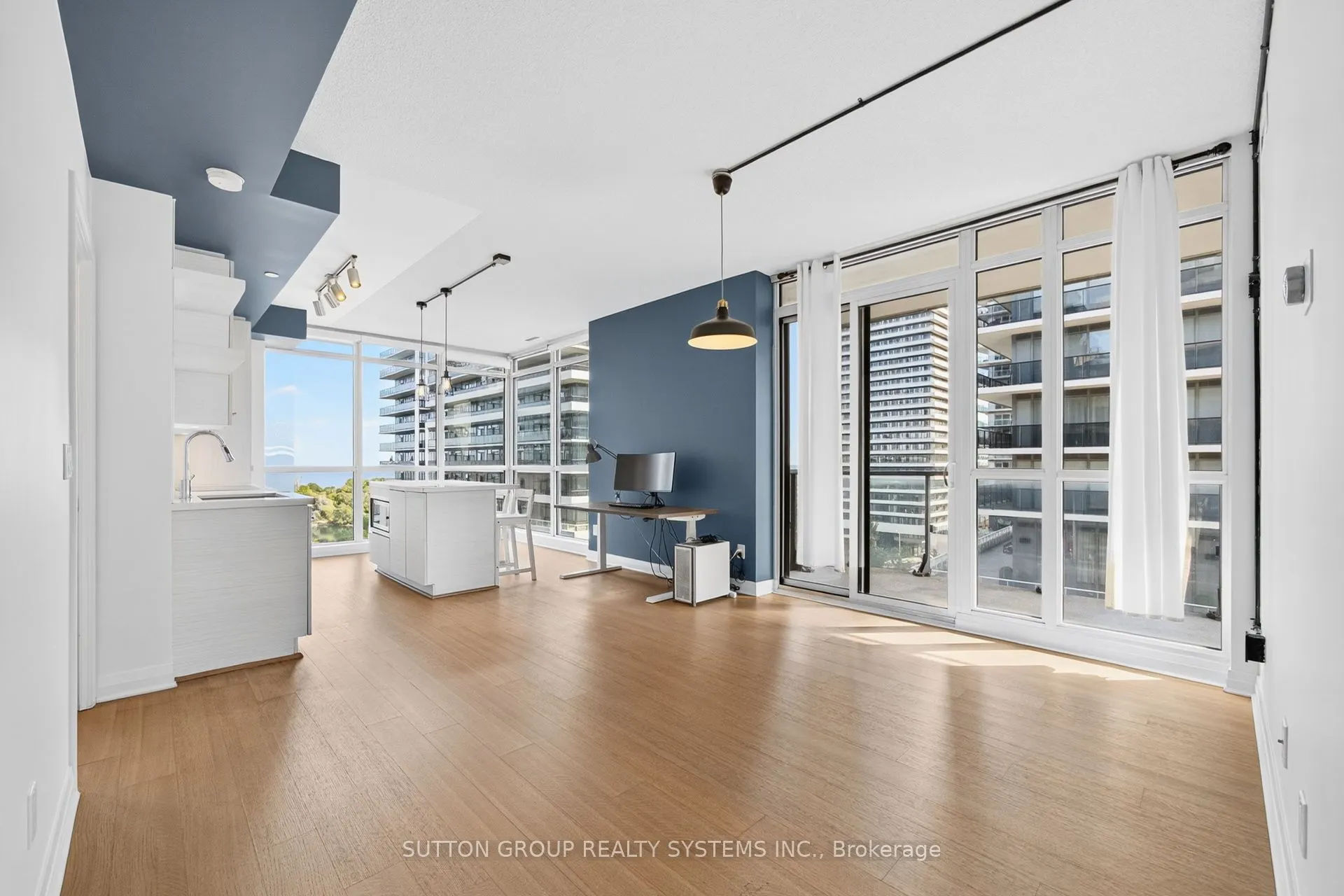 60 Annie Craig Drive, #815