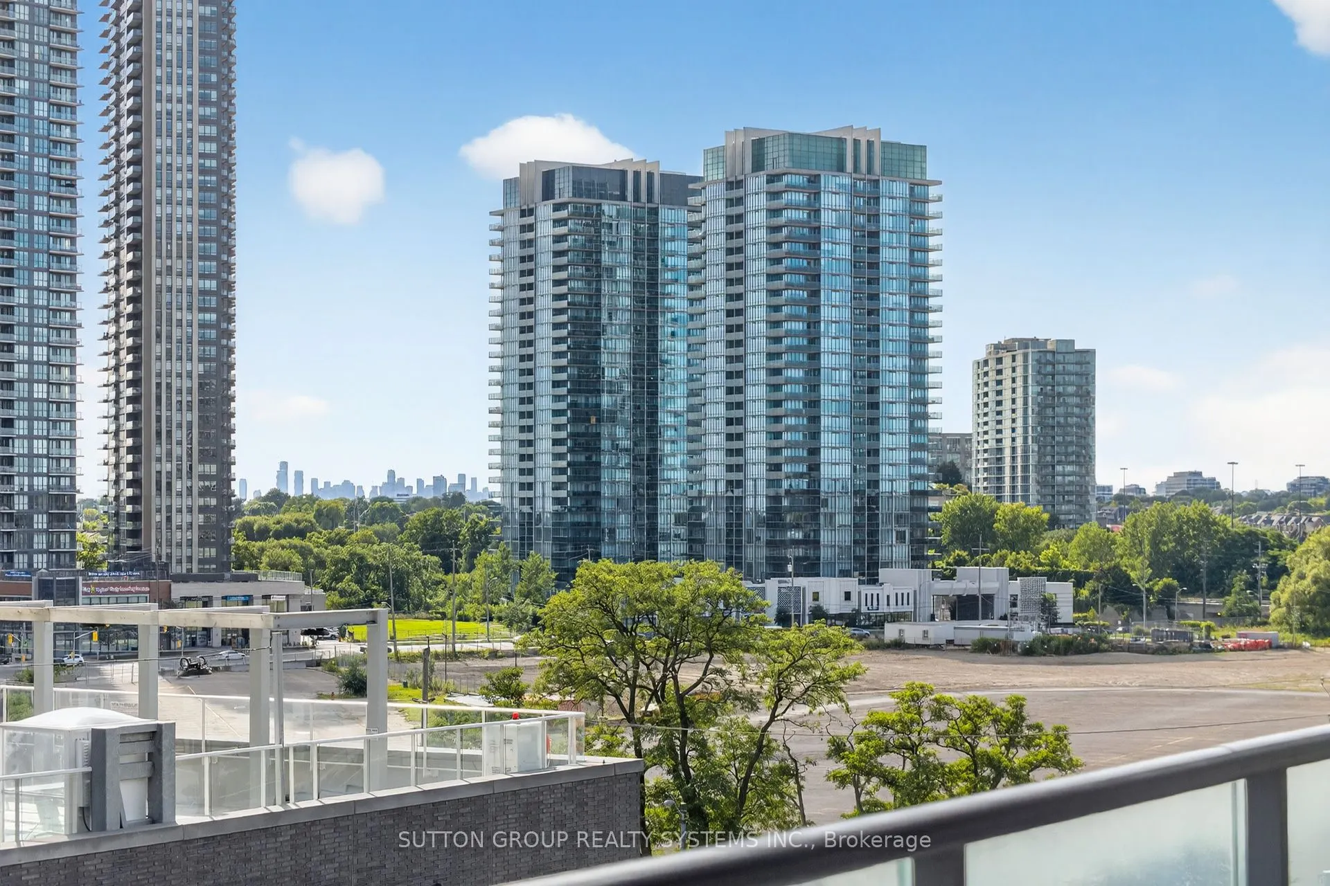 60 Annie Craig Drive, #815