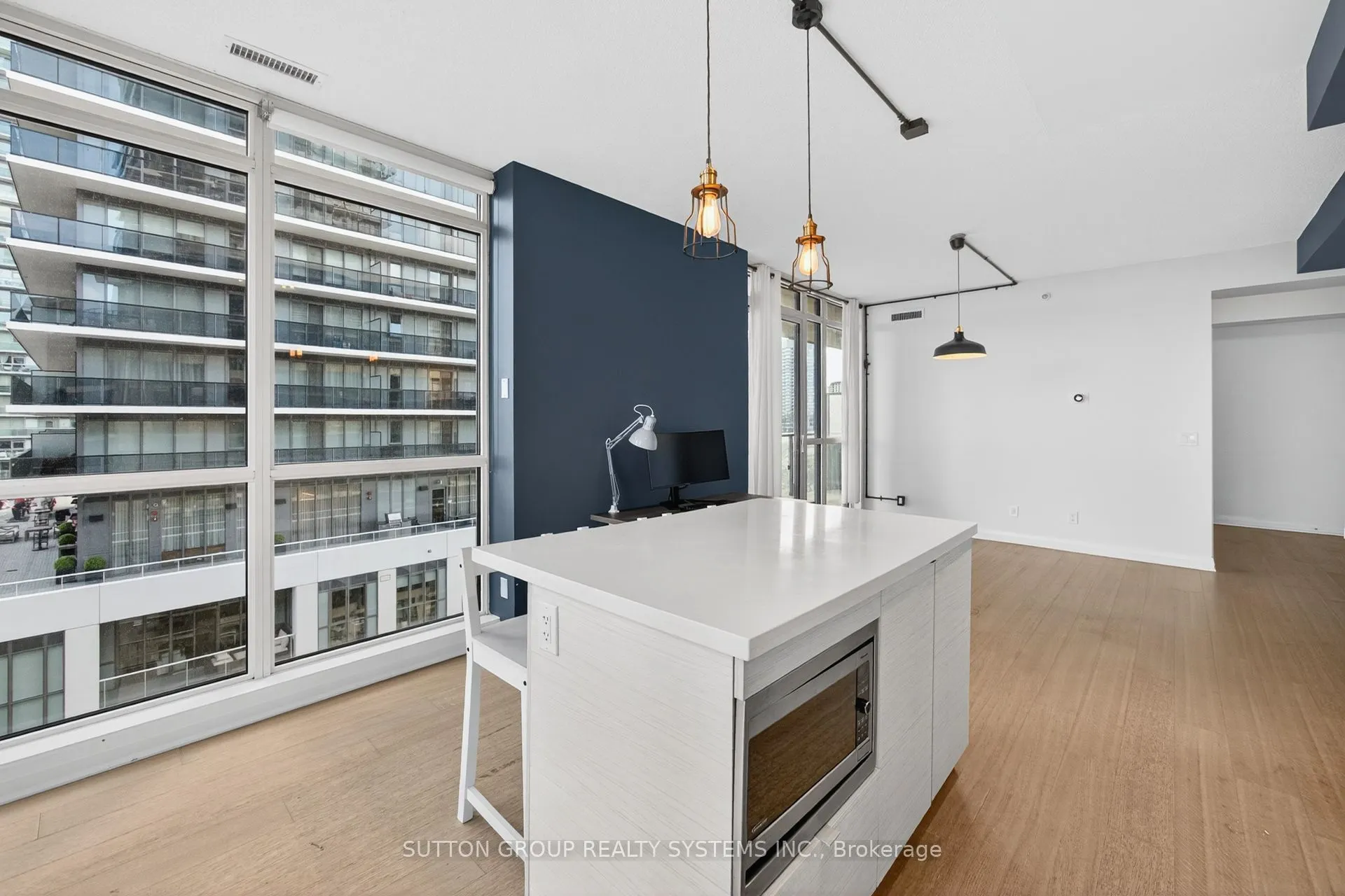 60 Annie Craig Drive, #815