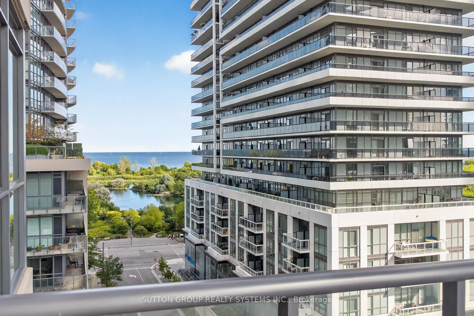 60 Annie Craig Drive, #815