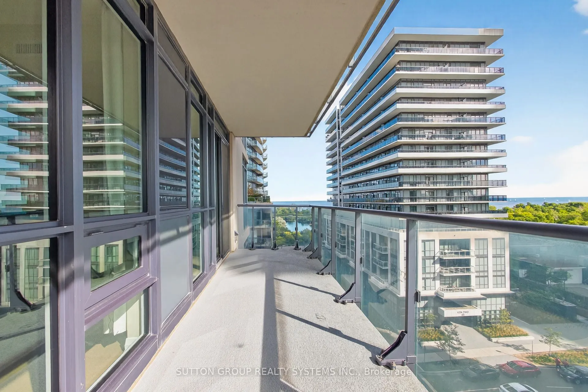 60 Annie Craig Drive, #815