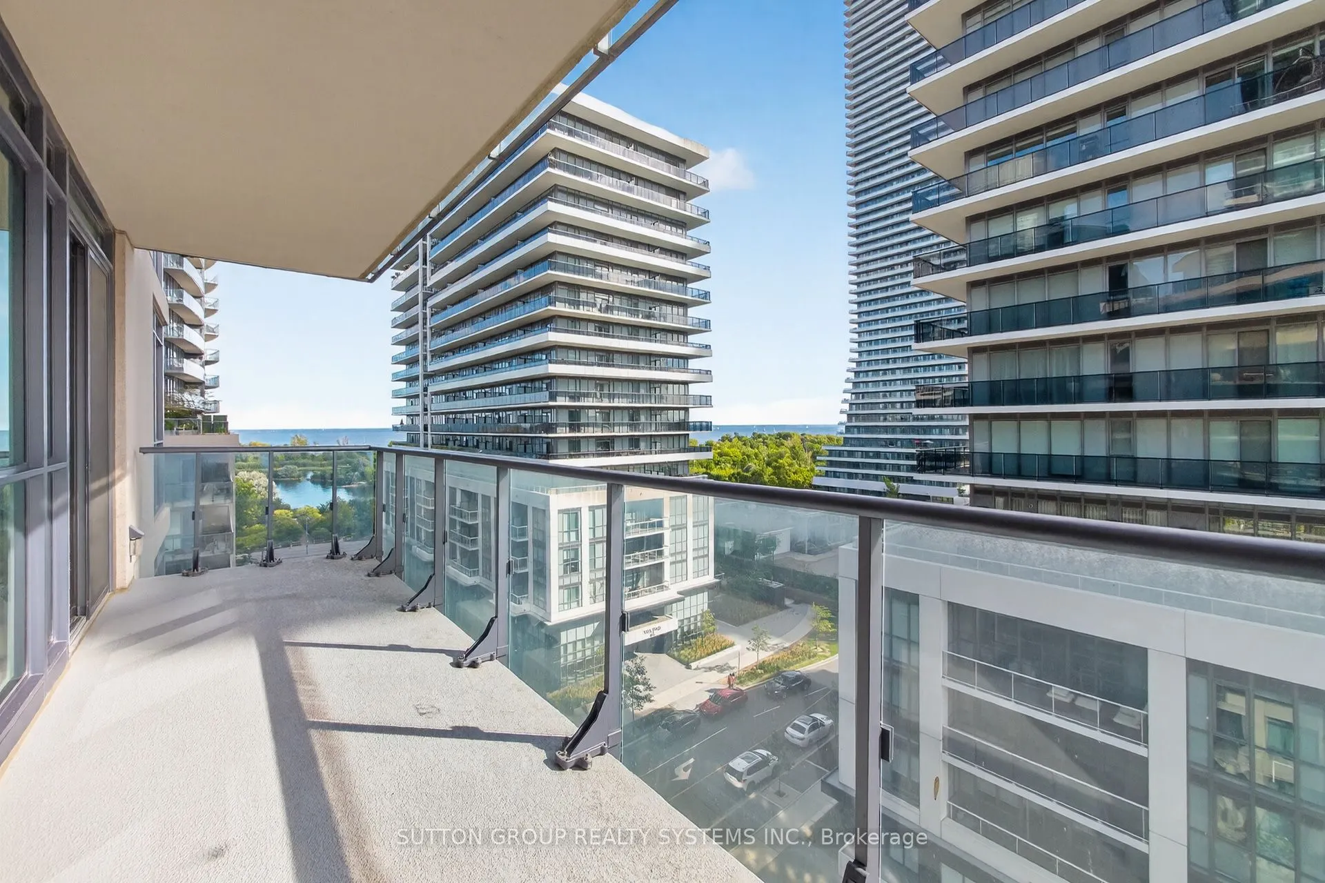 60 Annie Craig Drive, #815