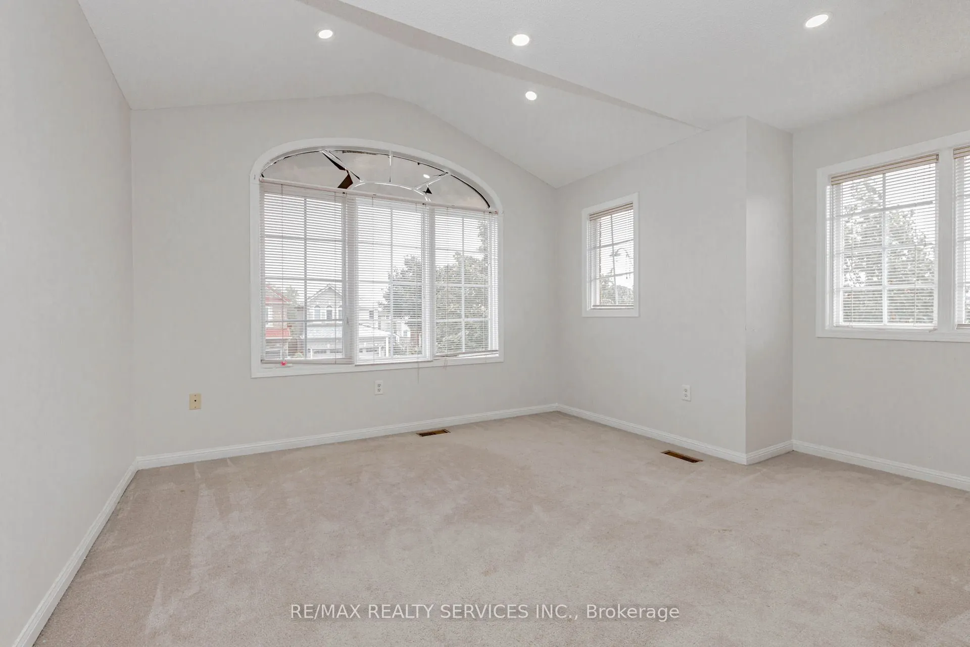 106 Narrow Valley Crescent