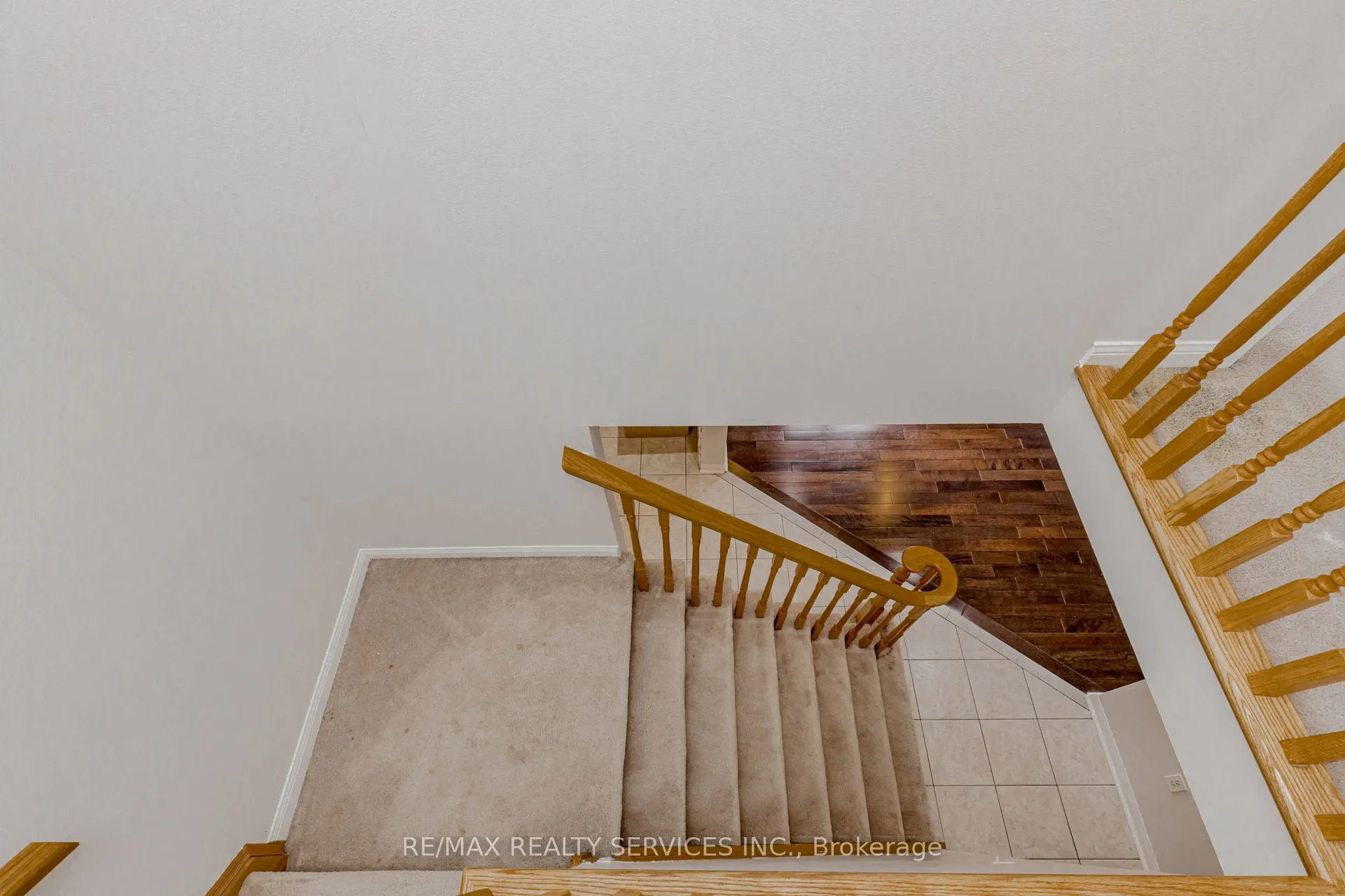 106 Narrow Valley Crescent