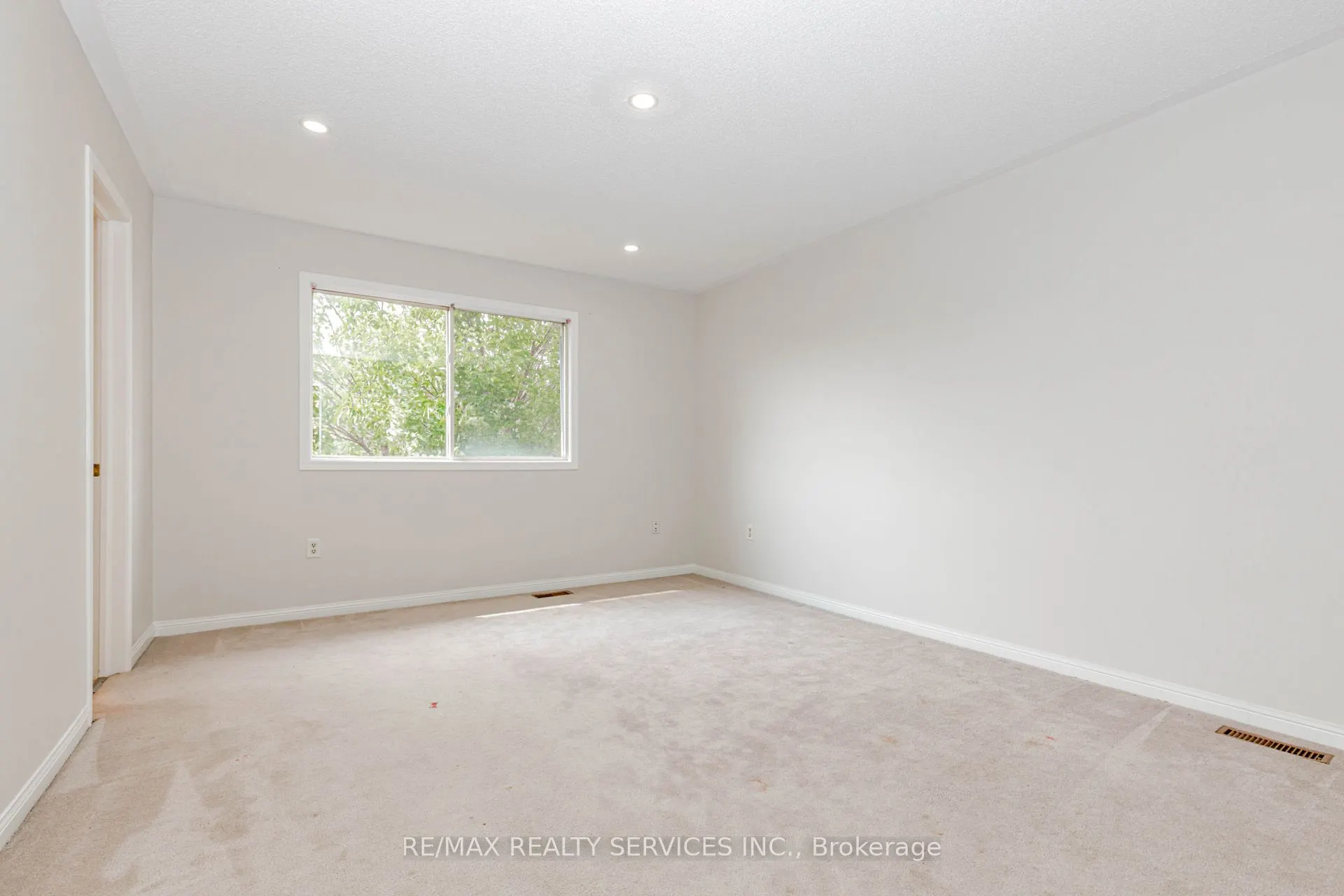 106 Narrow Valley Crescent