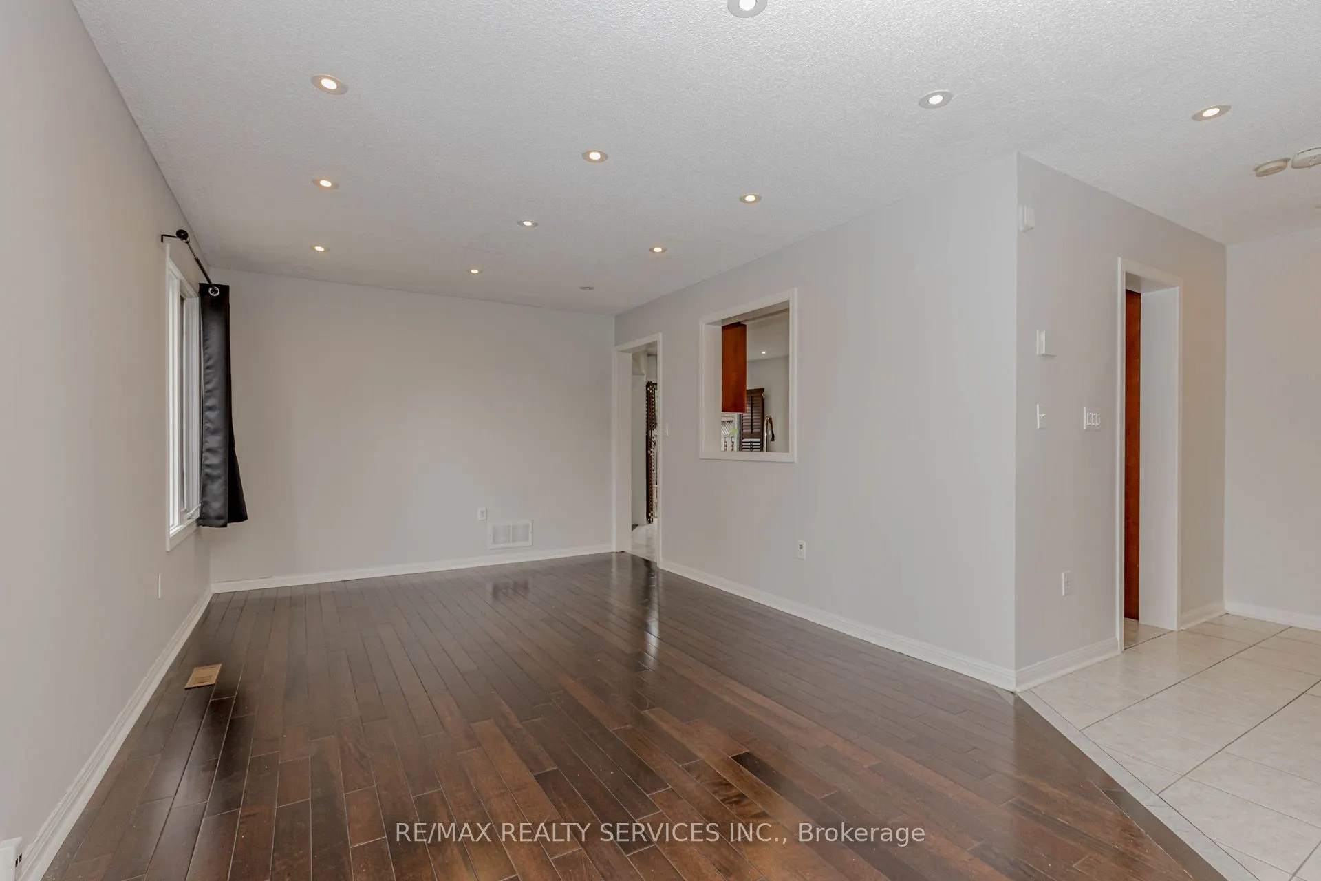 106 Narrow Valley Crescent