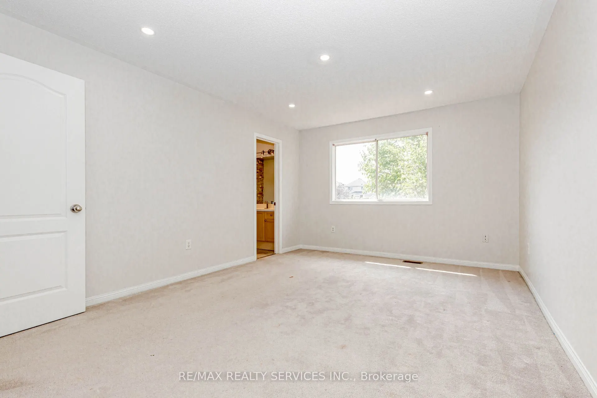 106 Narrow Valley Crescent