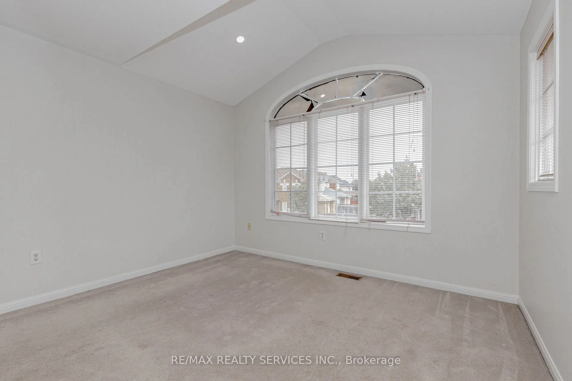 106 Narrow Valley Crescent