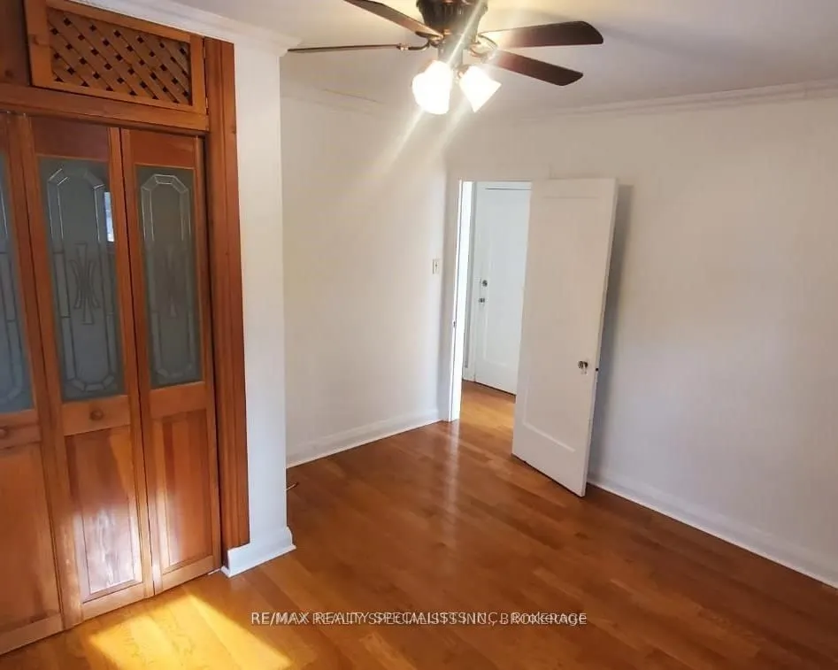 10 Maple Avenue S
