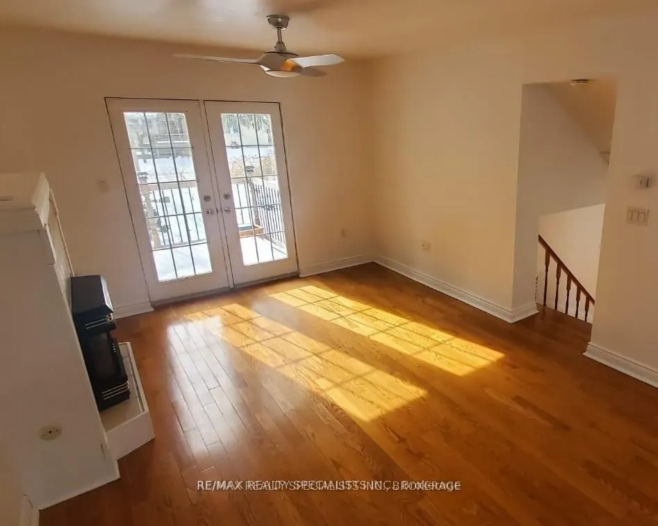 10 Maple Avenue S