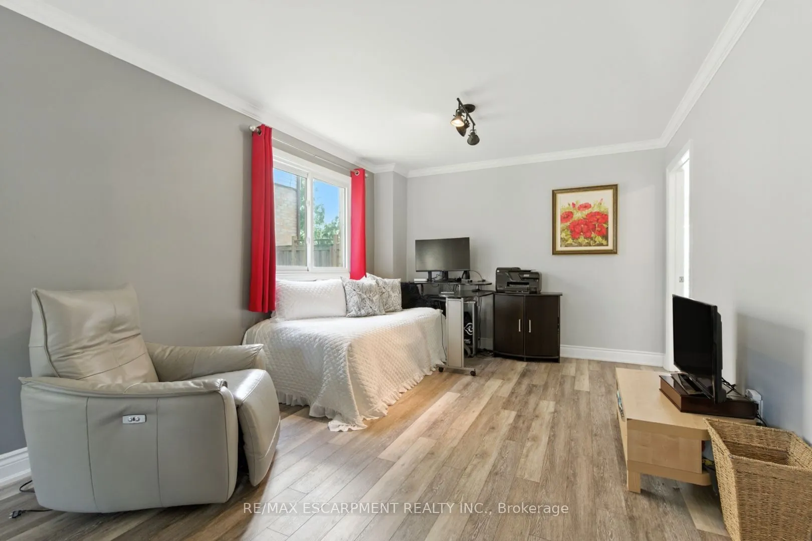 580 Deerhurst Drive