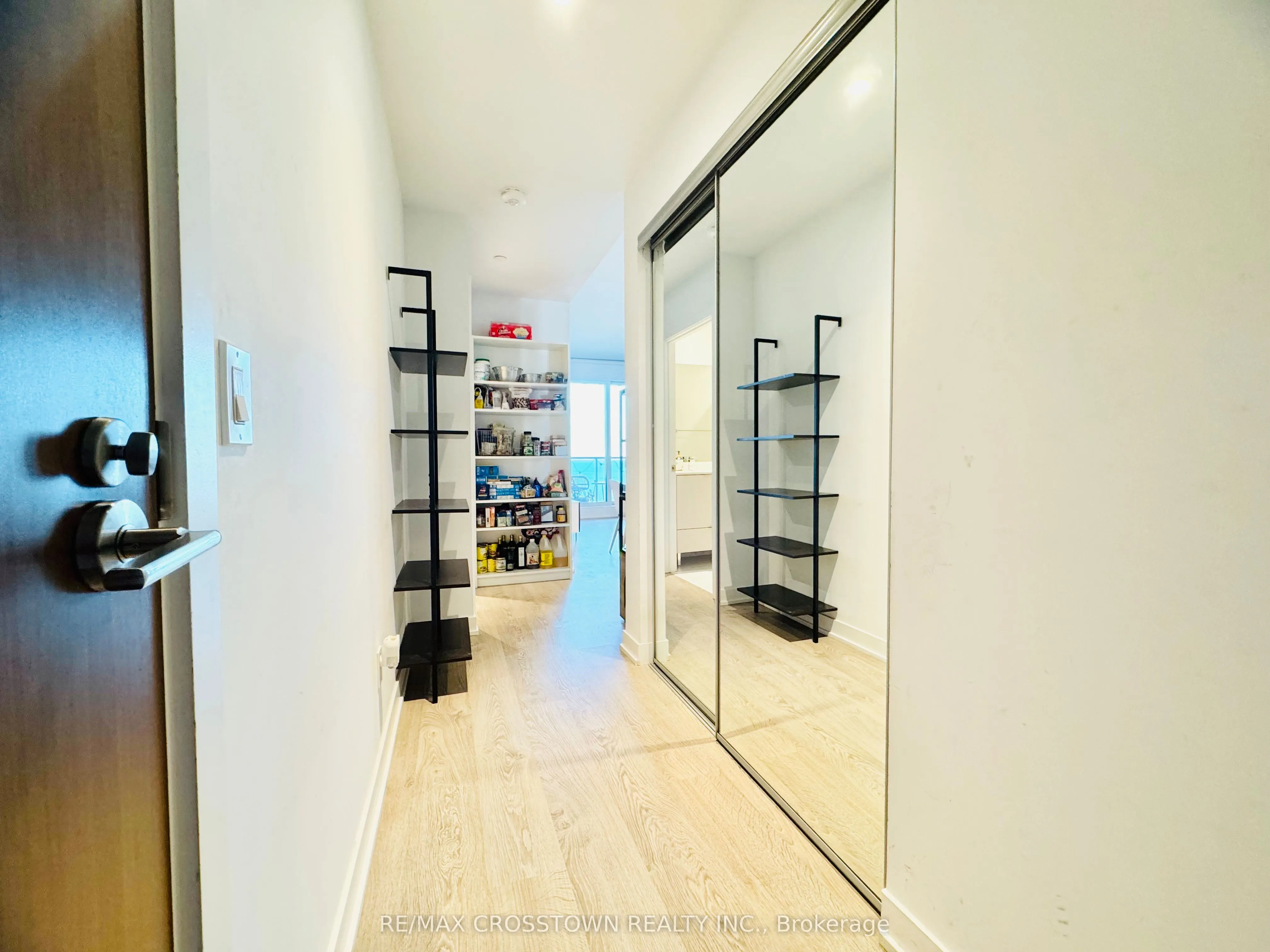 1926 Lake Shore Drive W, #1207