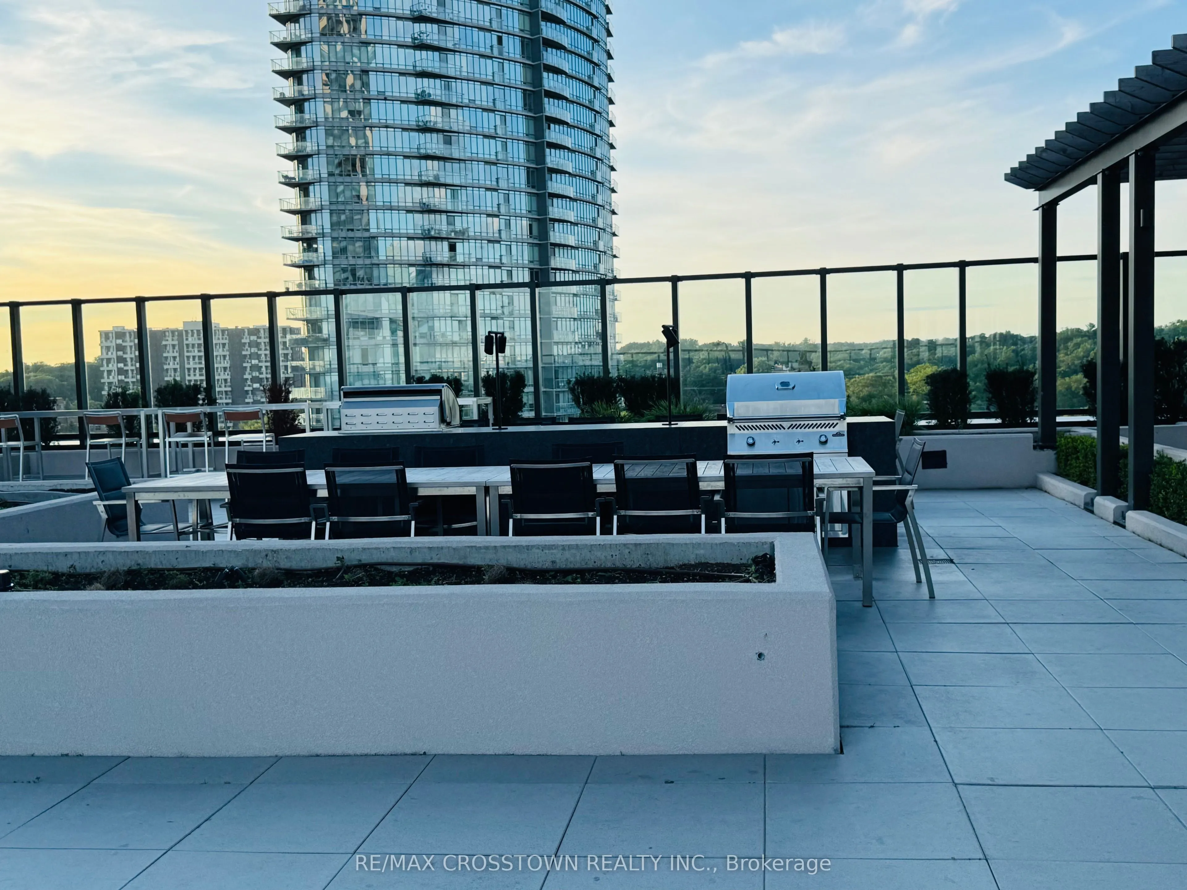 1926 Lake Shore Drive W, #1207