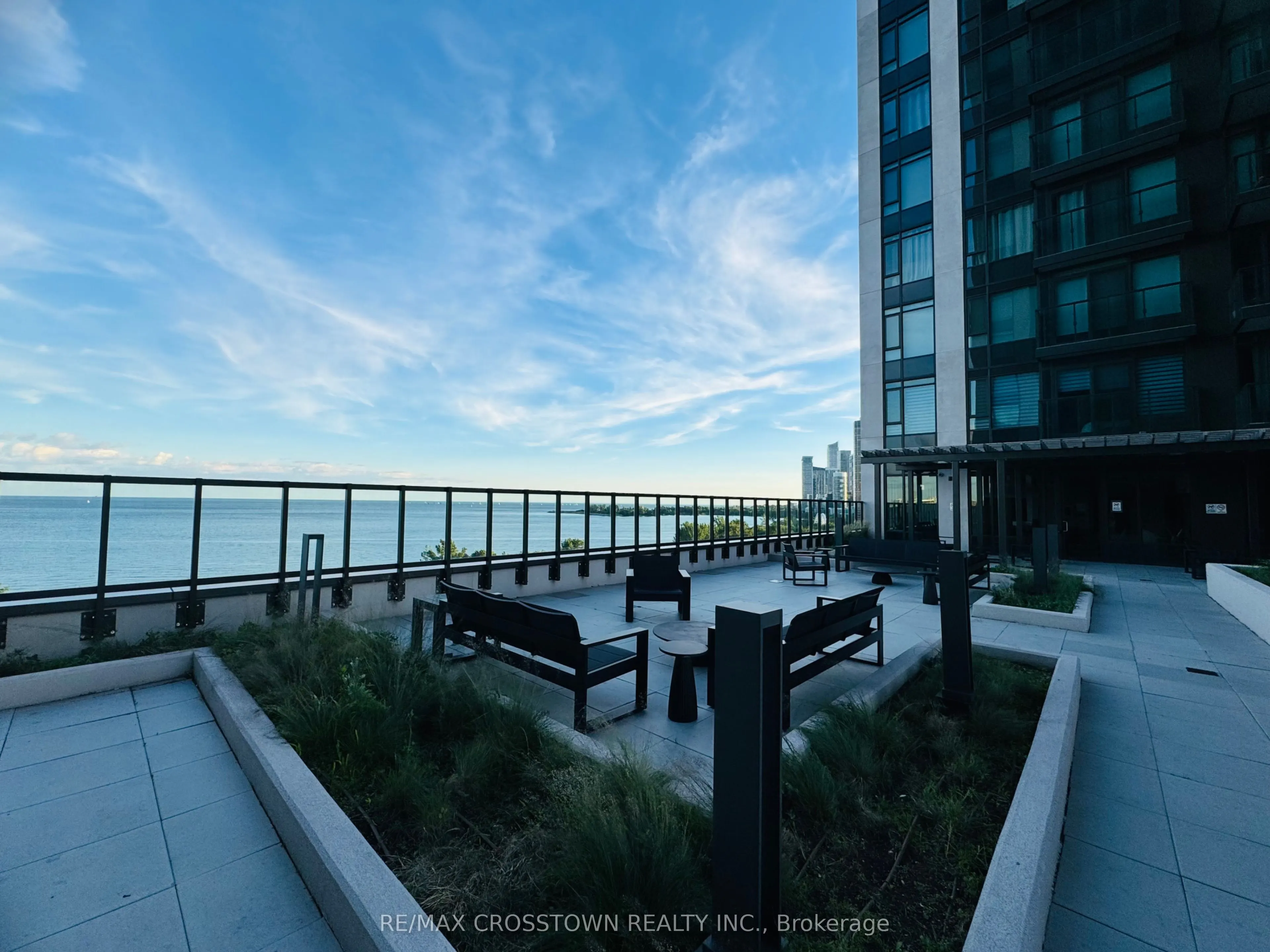 1926 Lake Shore Drive W, #1207