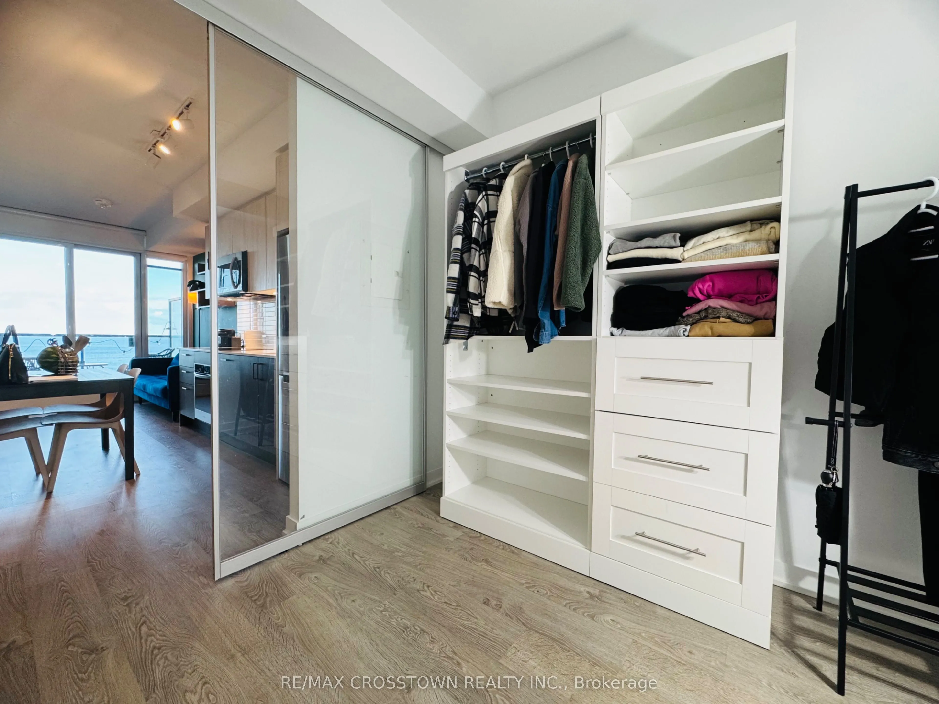 1926 Lake Shore Drive W, #1207