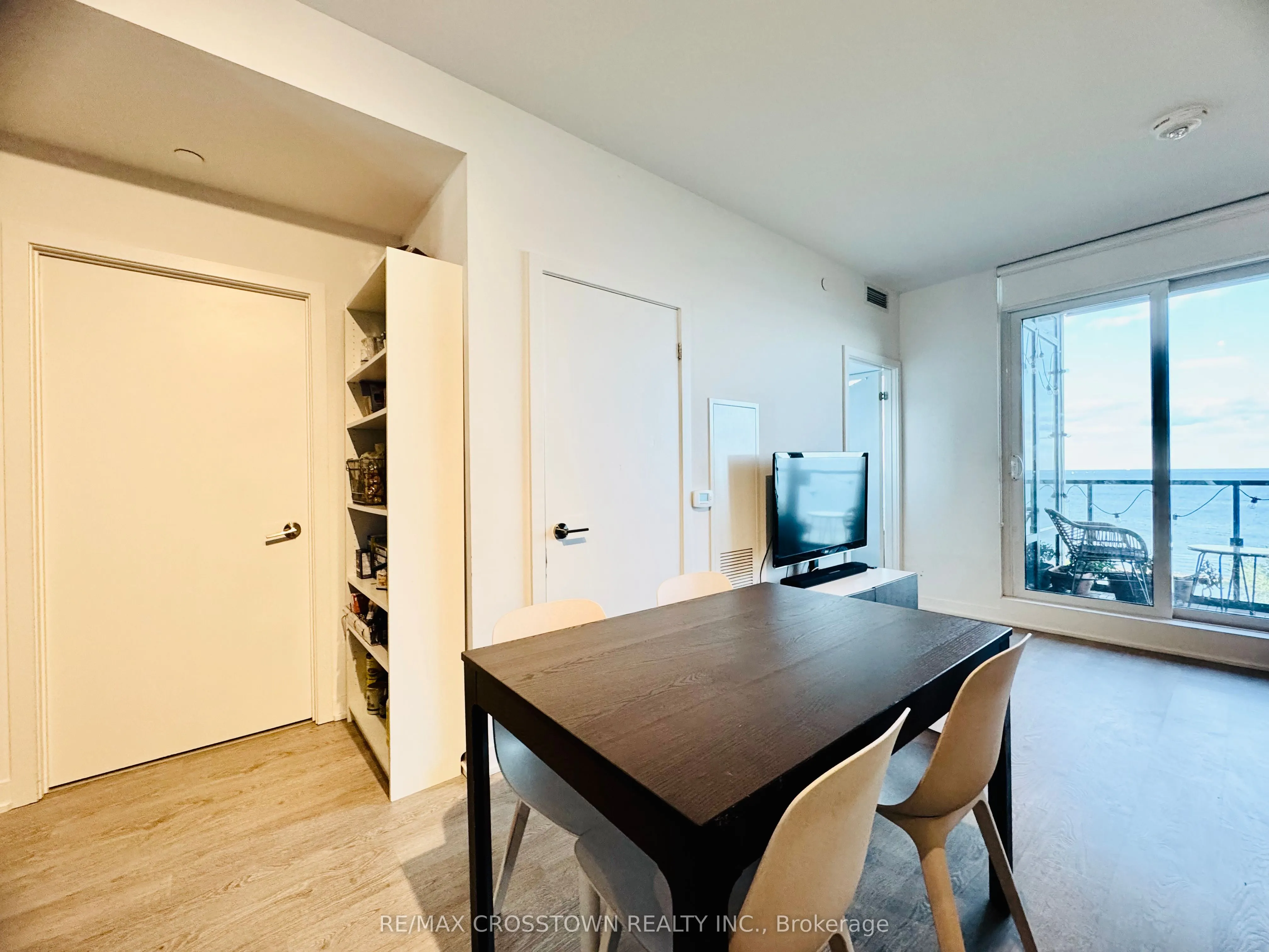 1926 Lake Shore Drive W, #1207