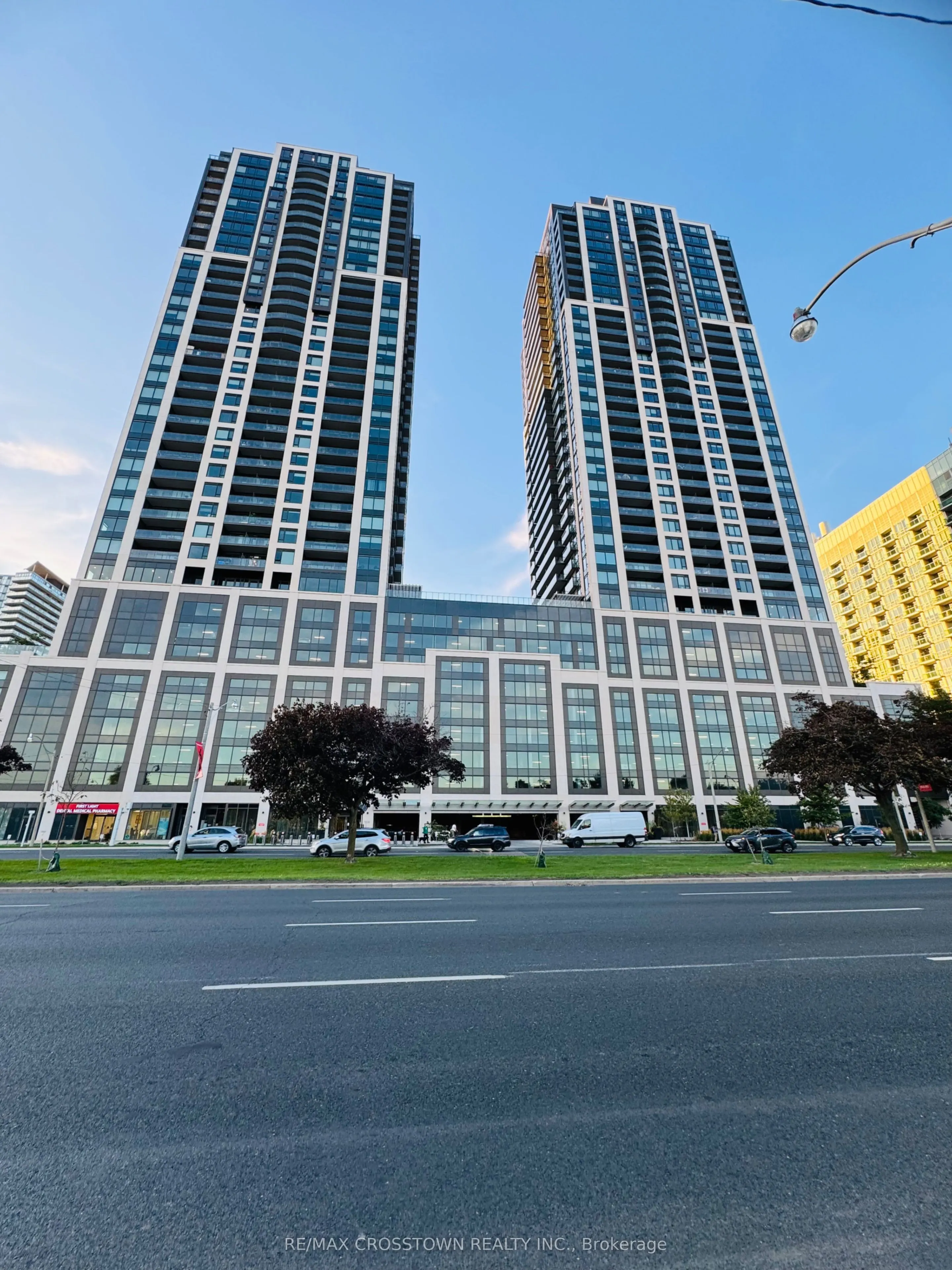 1926 Lake Shore Drive W, #1207