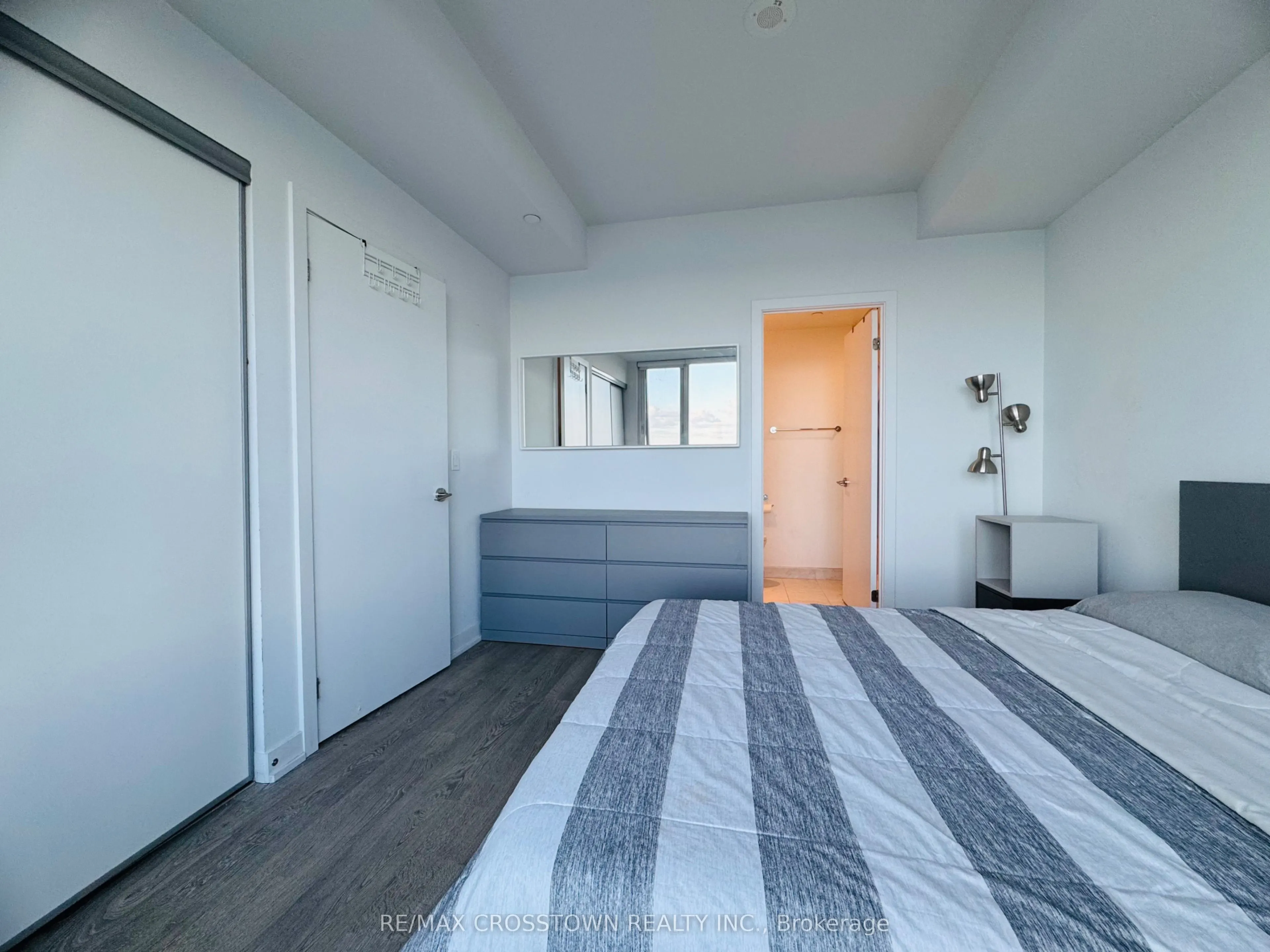 1926 Lake Shore Drive W, #1207