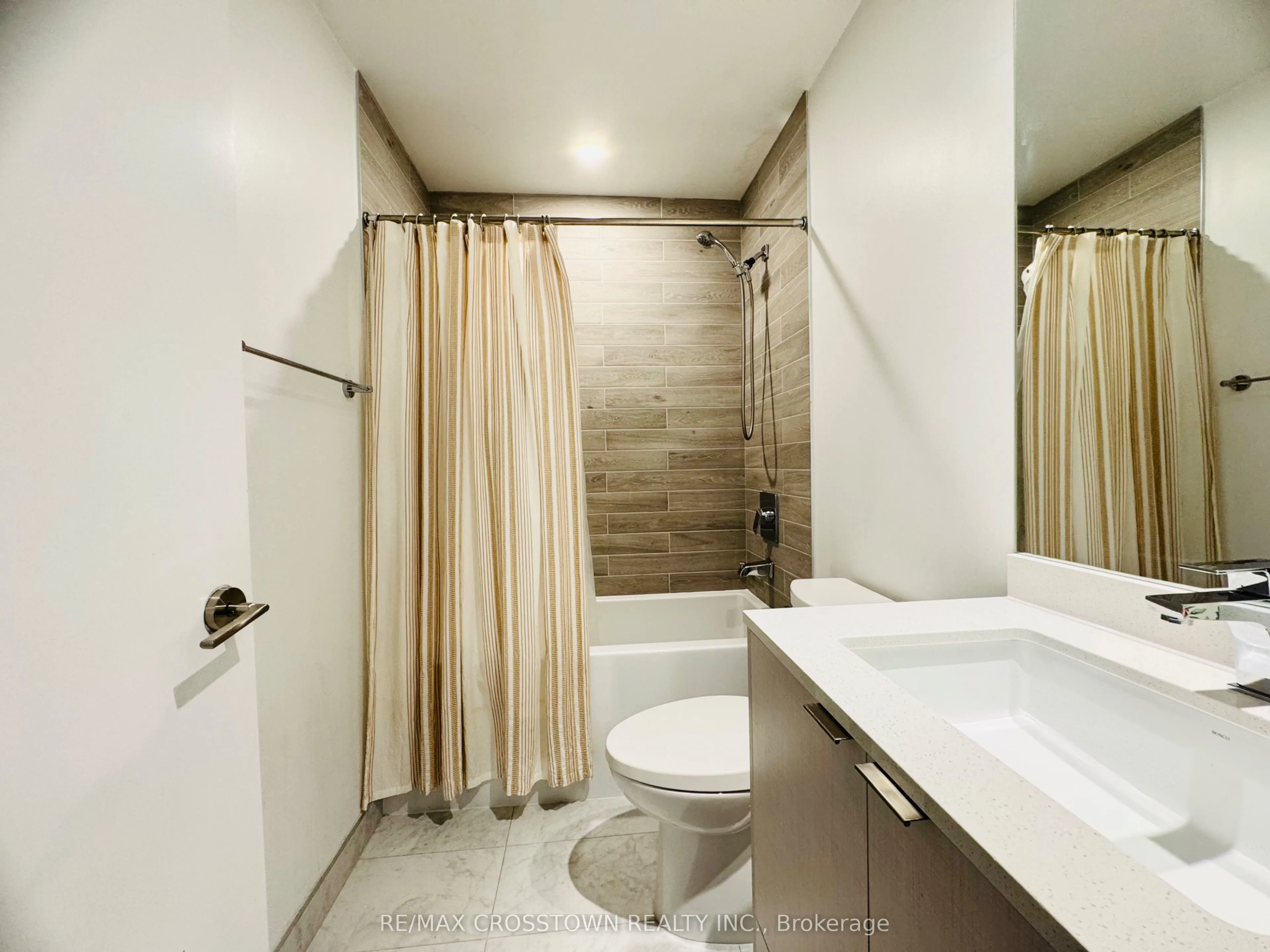 1926 Lake Shore Drive W, #1207