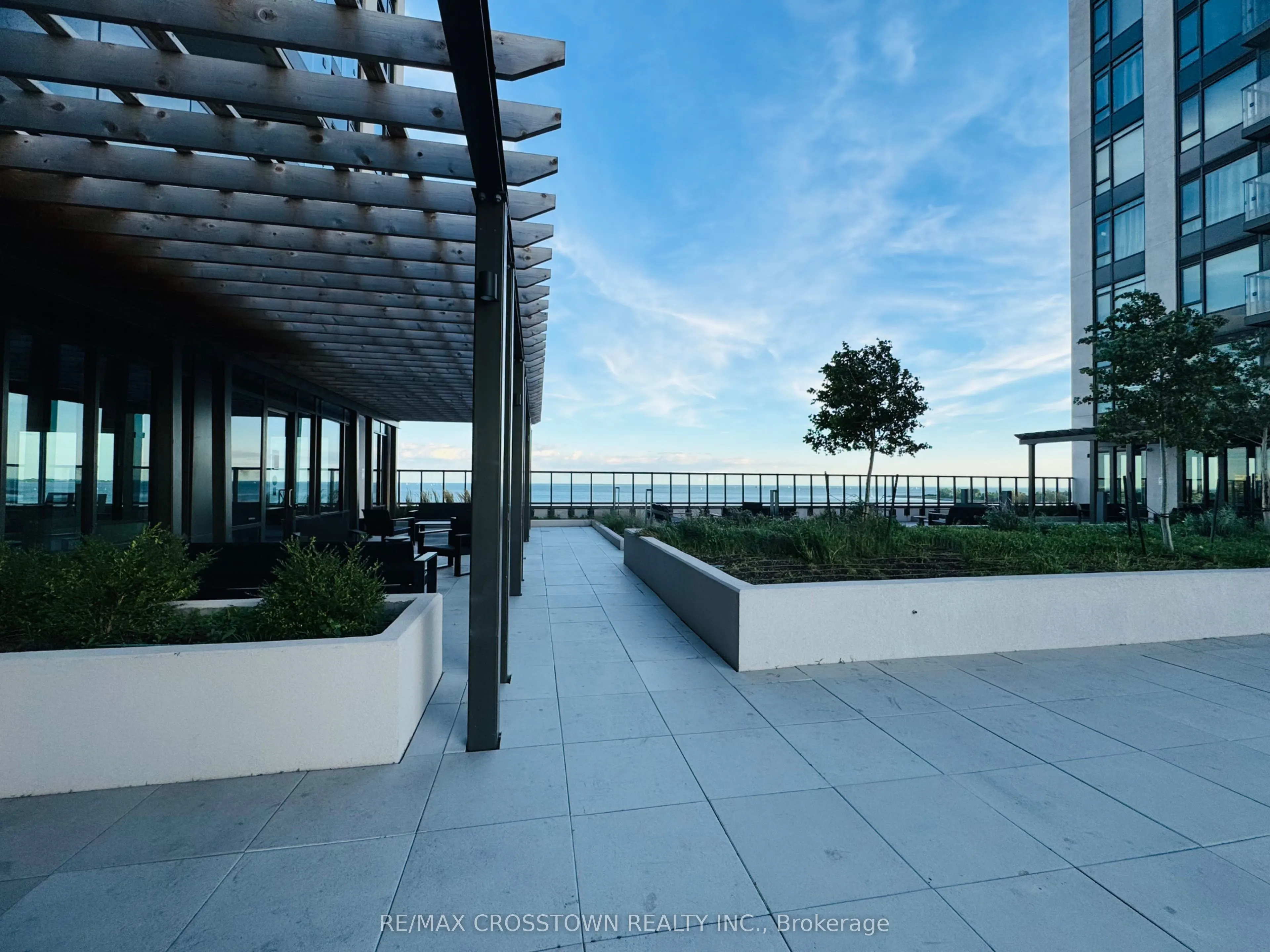 1926 Lake Shore Drive W, #1207