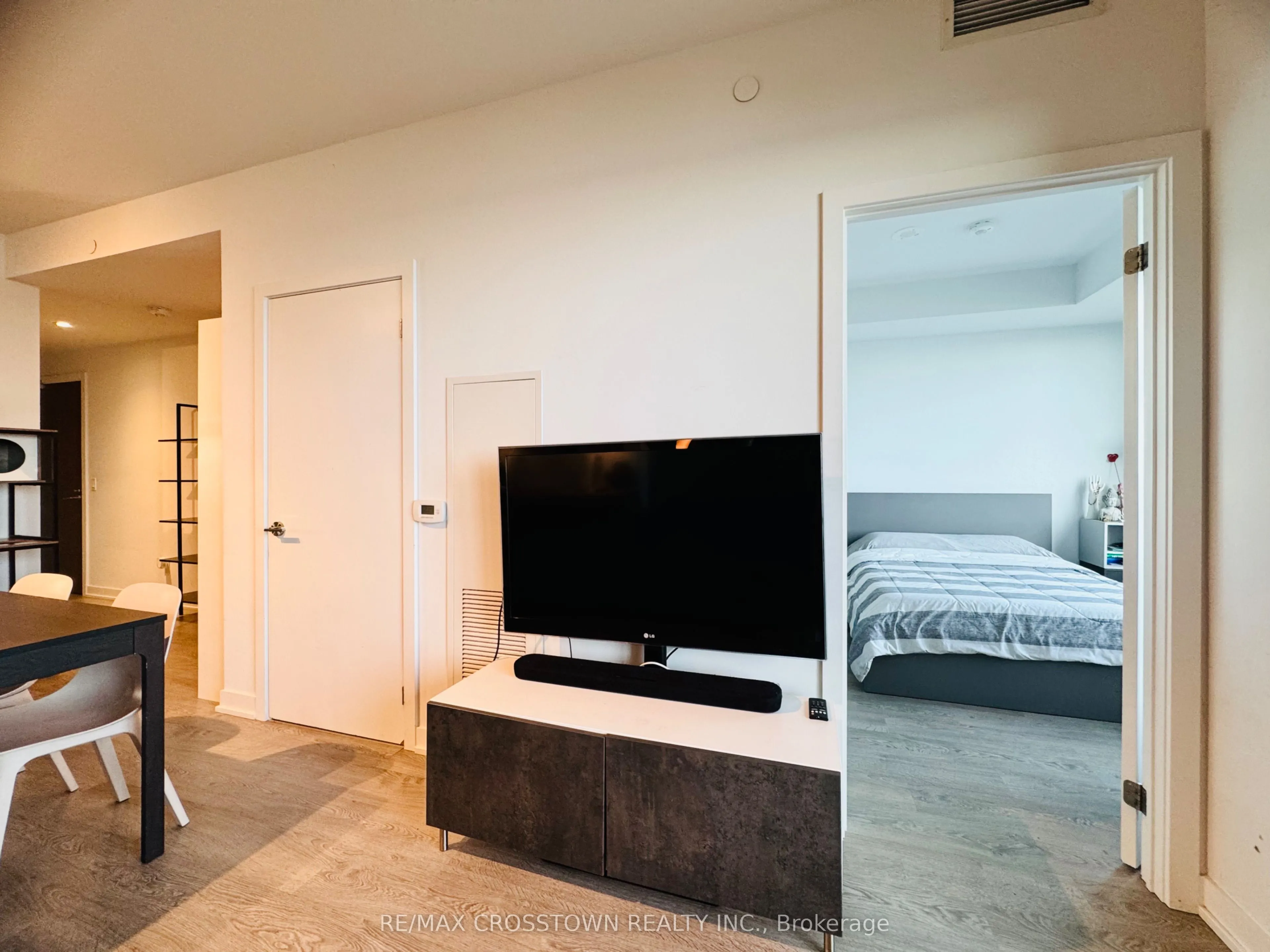1926 Lake Shore Drive W, #1207