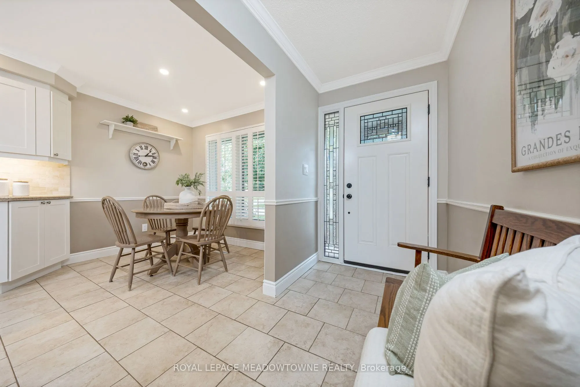561 Hawthorne Crescent