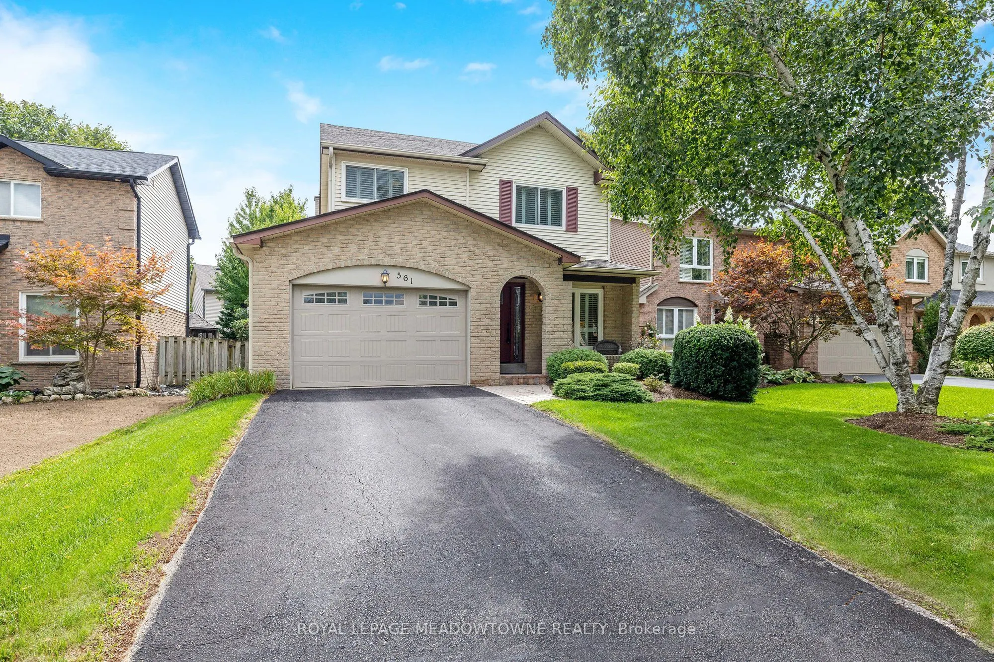 561 Hawthorne Crescent