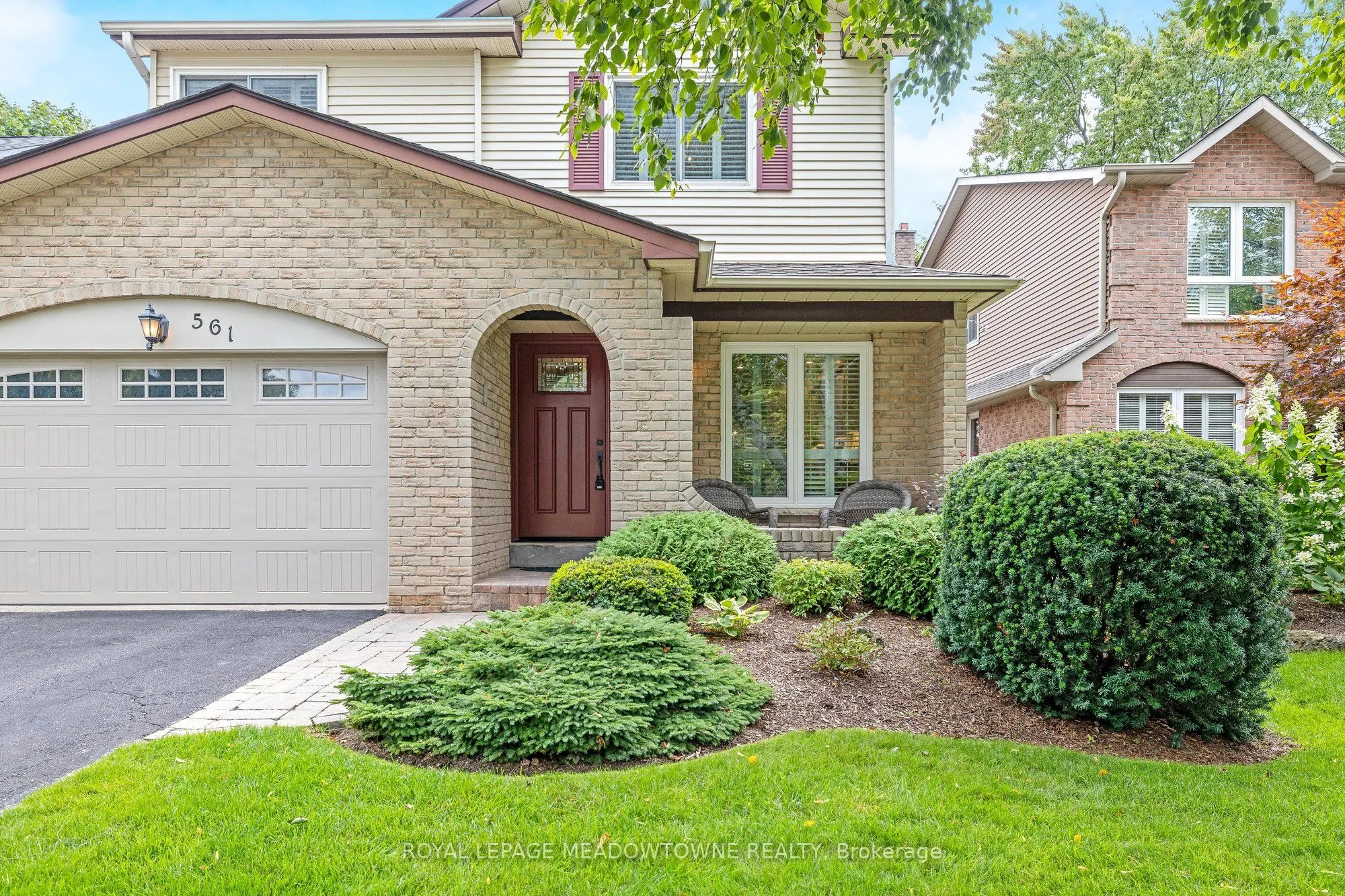 561 Hawthorne Crescent